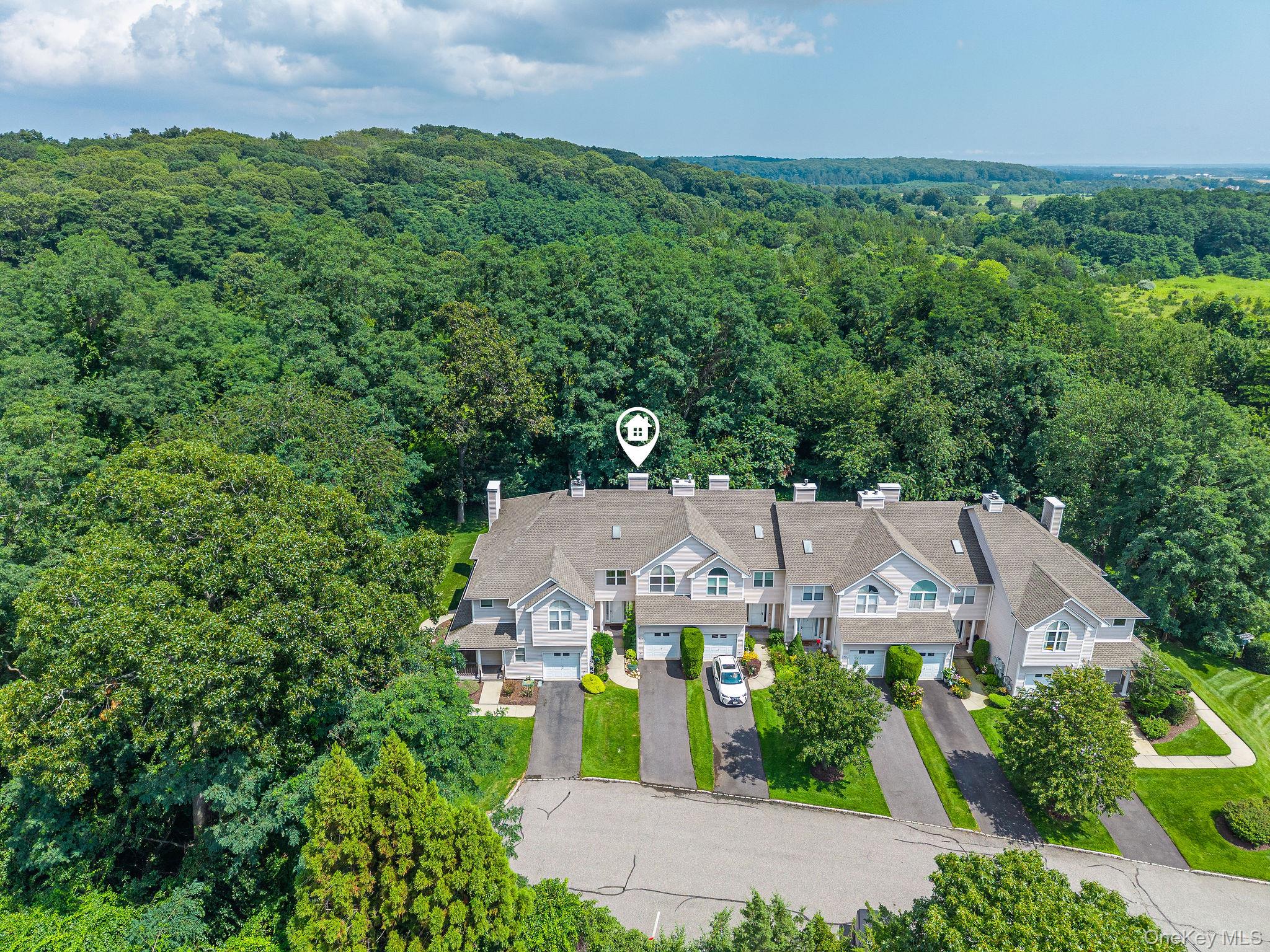 2nd image of 406 Willow Pond Dr, Riverhead, NY 11901 | MLS# 1037056
