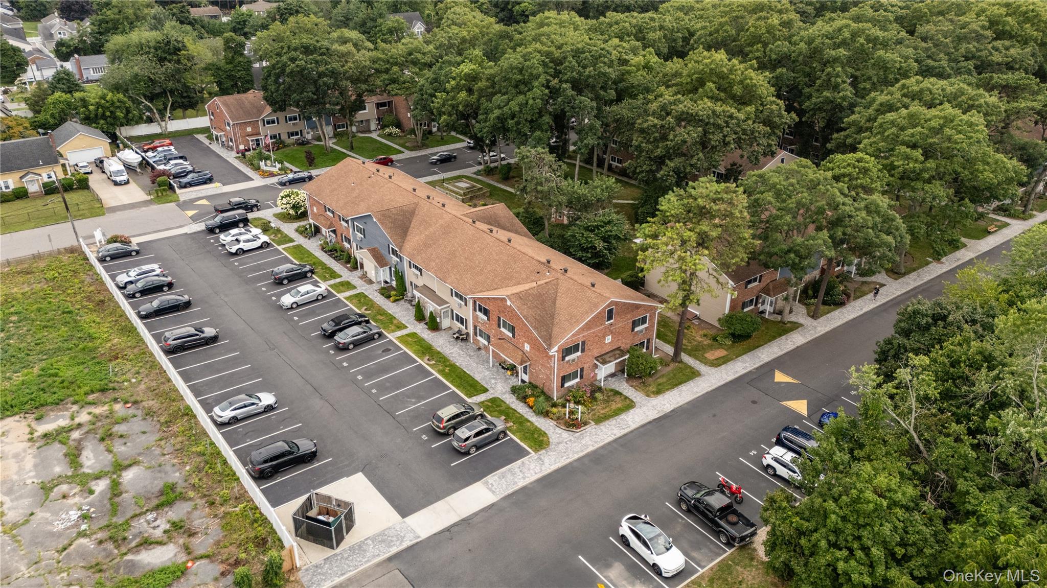 2nd image of 40 W 4Th St, Brookhaven, NY 11772
