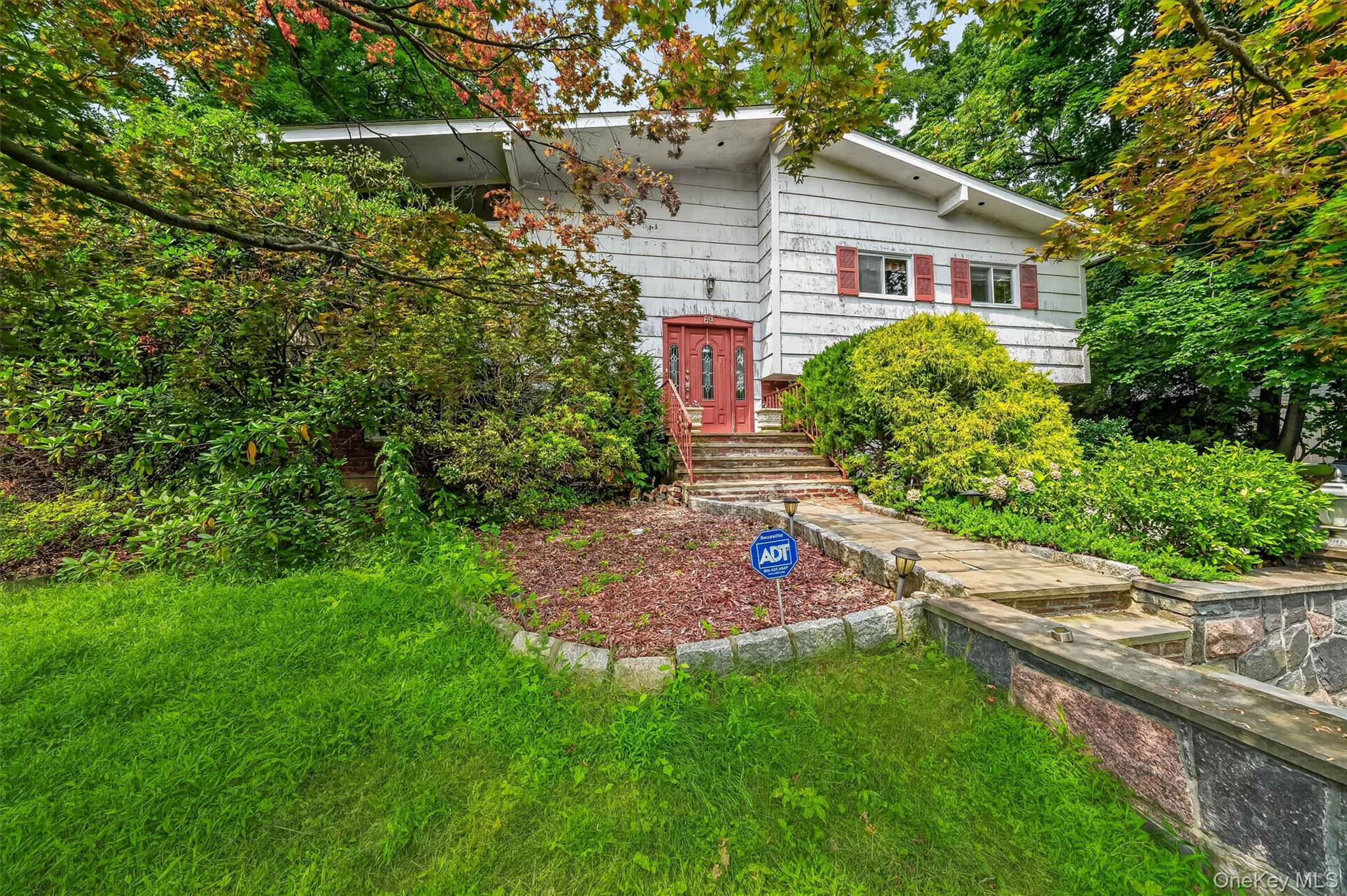 3rd image of 69 Stonewall Cir, Greenburgh, NY 10607 | MLS# 1037074