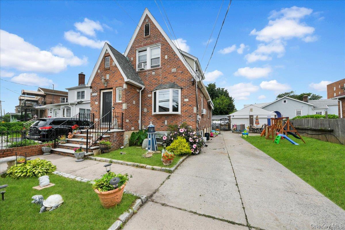 3rd image of 3161 Wissman Ave, New York, NY 10465 | MLS# 1037106