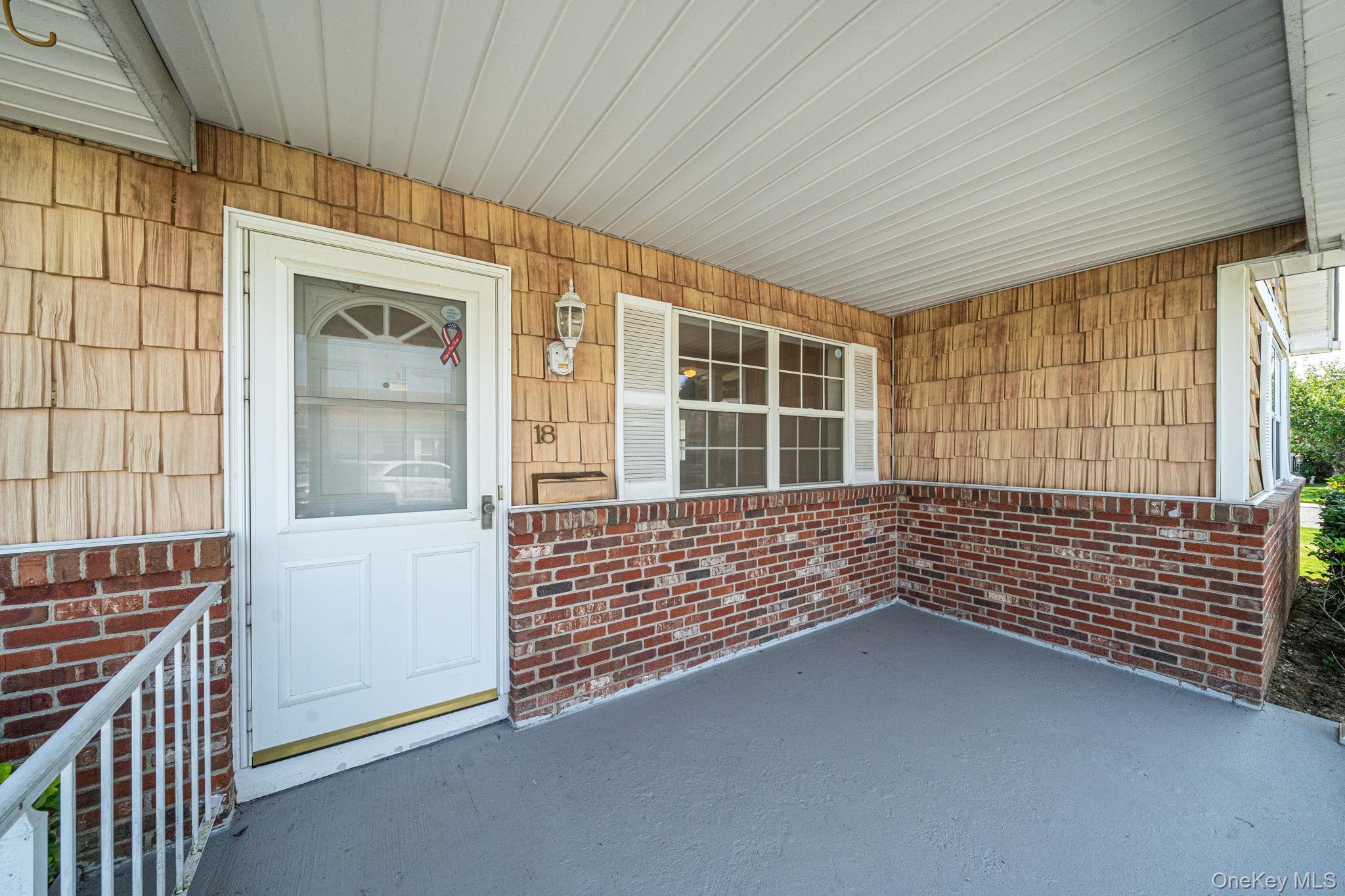 4th image of 18 Kathleen Dr, Islip, NY 11769 | MLS# 1037151