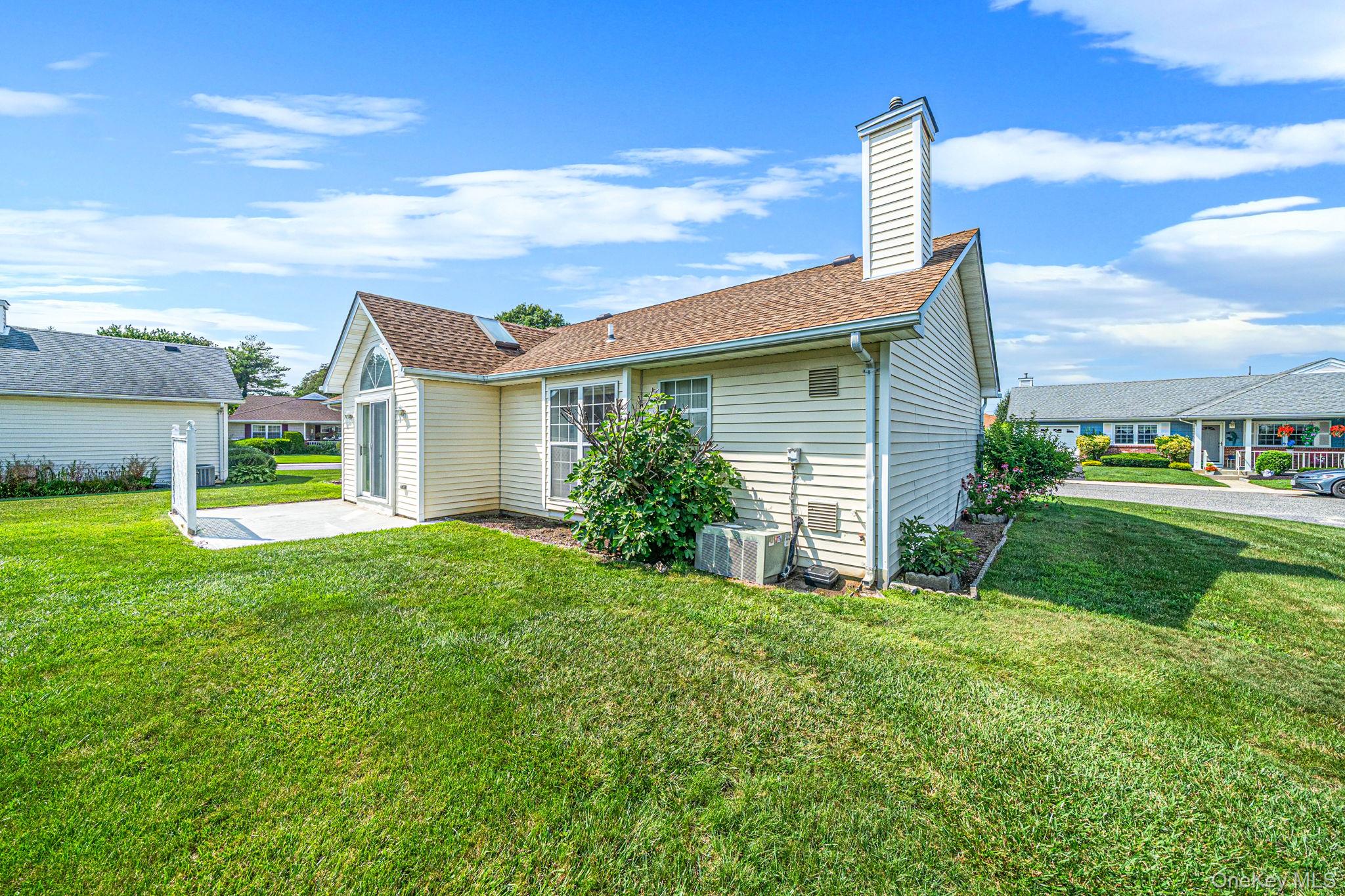 29th image of 18 Kathleen Dr, Islip, NY 11769 | MLS# 1037151