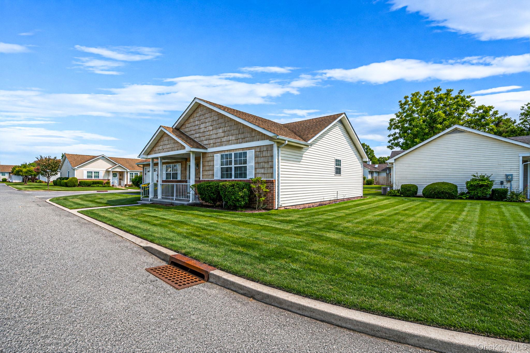 3rd image of 18 Kathleen Dr, Islip, NY 11769 | MLS# 1037151