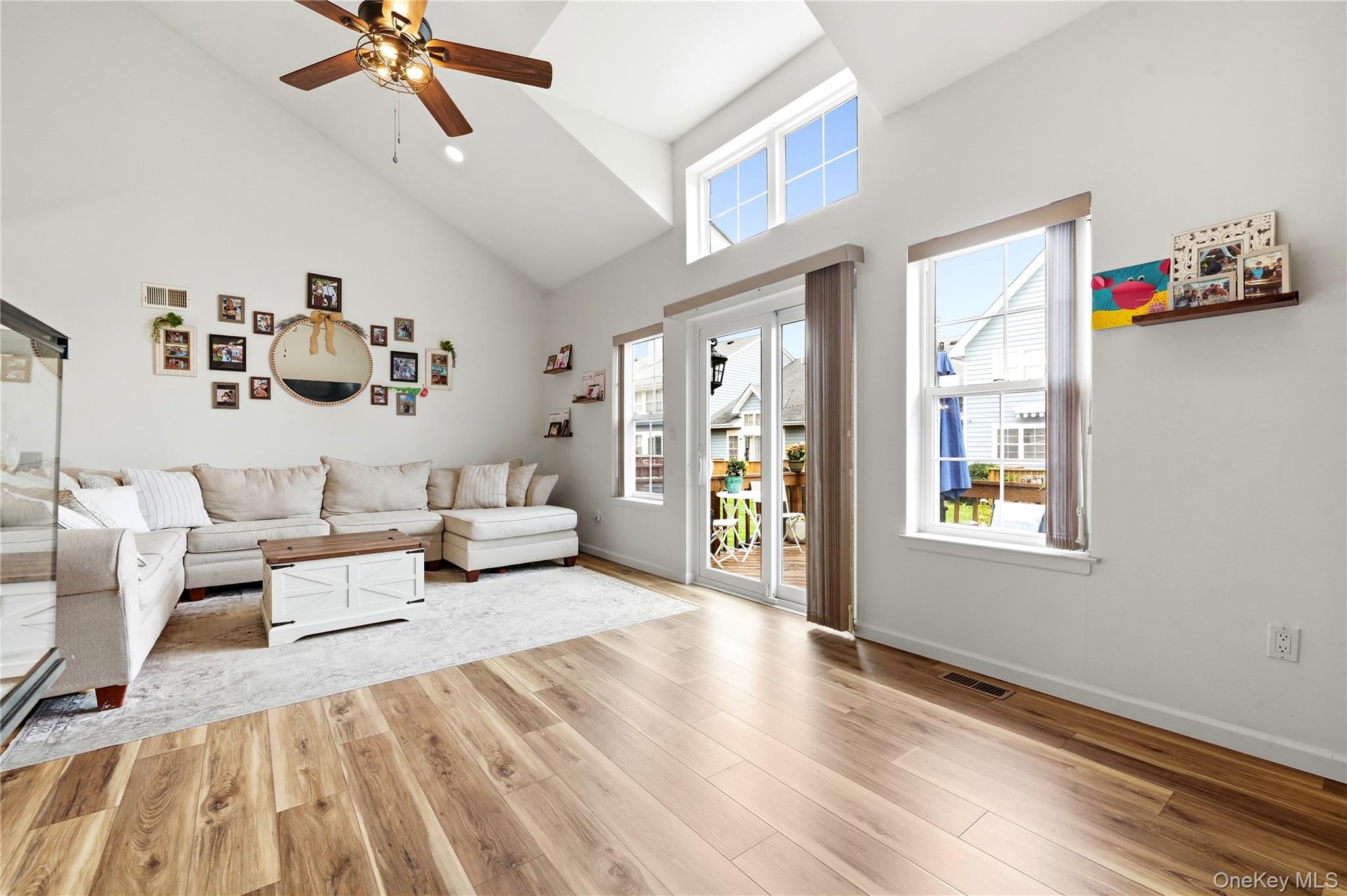4th image of 21 Broadlawn Dr, Islip, NY 11722 | MLS# 1037168