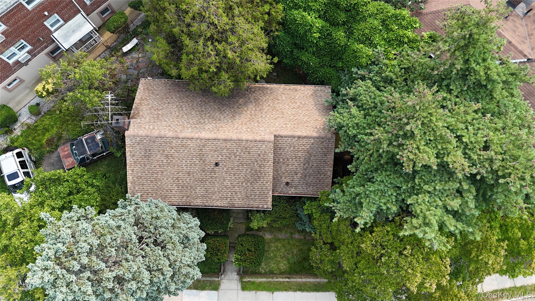 7th image of 3140 Country Club Rd, New York, NY 10465 | MLS# 1037172