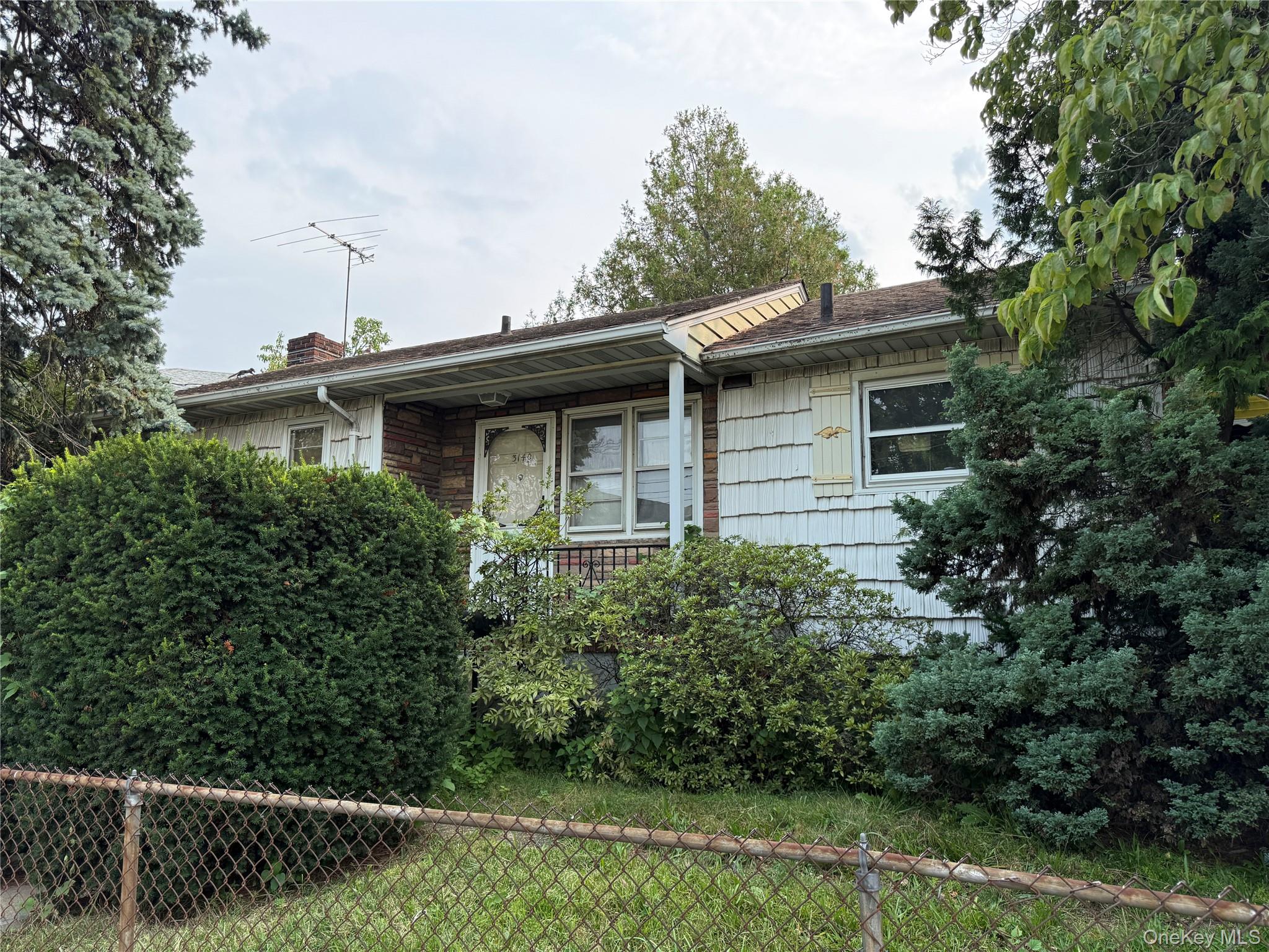 2nd image of 3140 Country Club Rd, New York, NY 10465 | MLS# 1037172