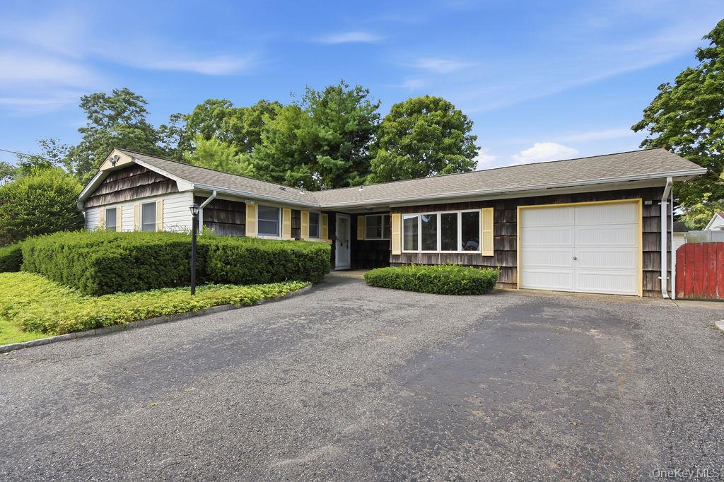 1st image of 6 Budenos Dr, Islip, NY 11782 | MLS# 1037177
