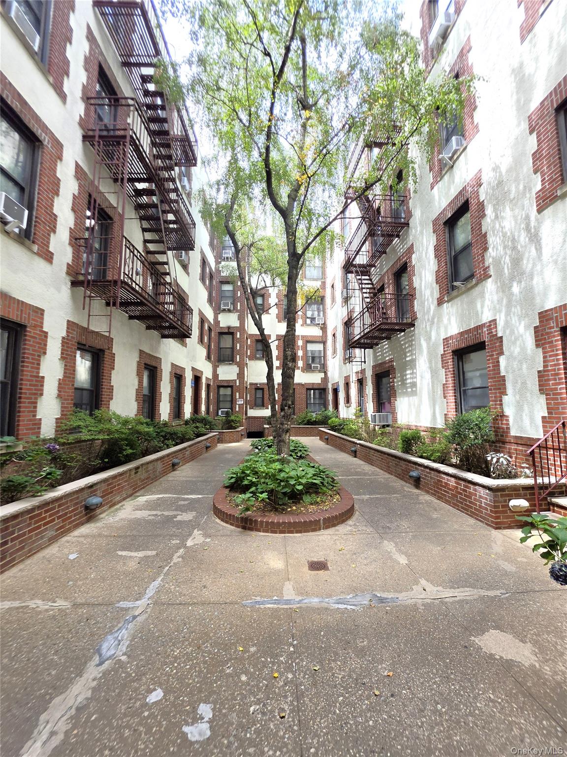33rd image of 31 14 Crescent St #7D, New York, NY 11106 | MLS# 1037196