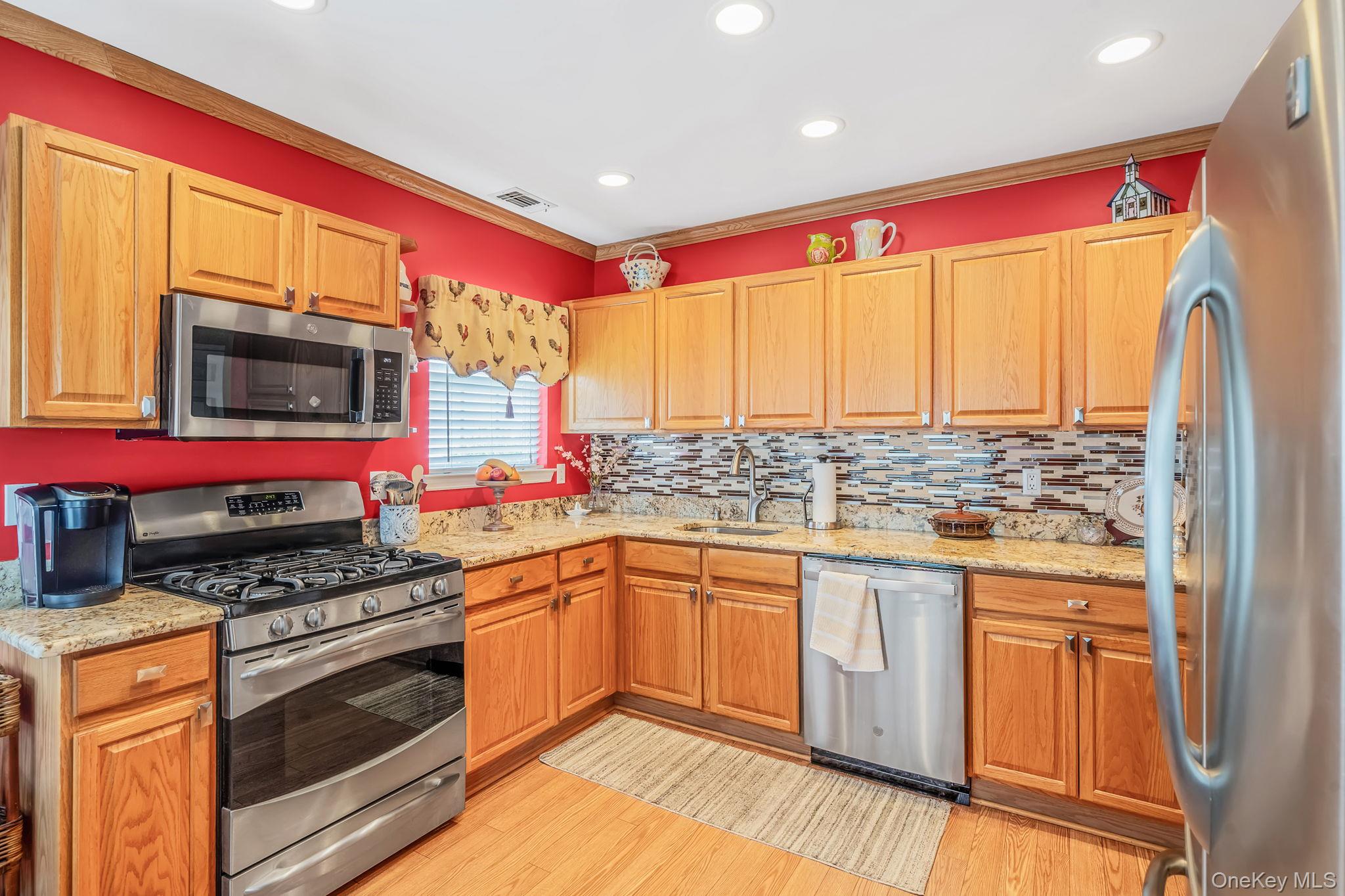 4th image of 63 Madison Cir, Brookhaven, NY 11953 | MLS# 1037203