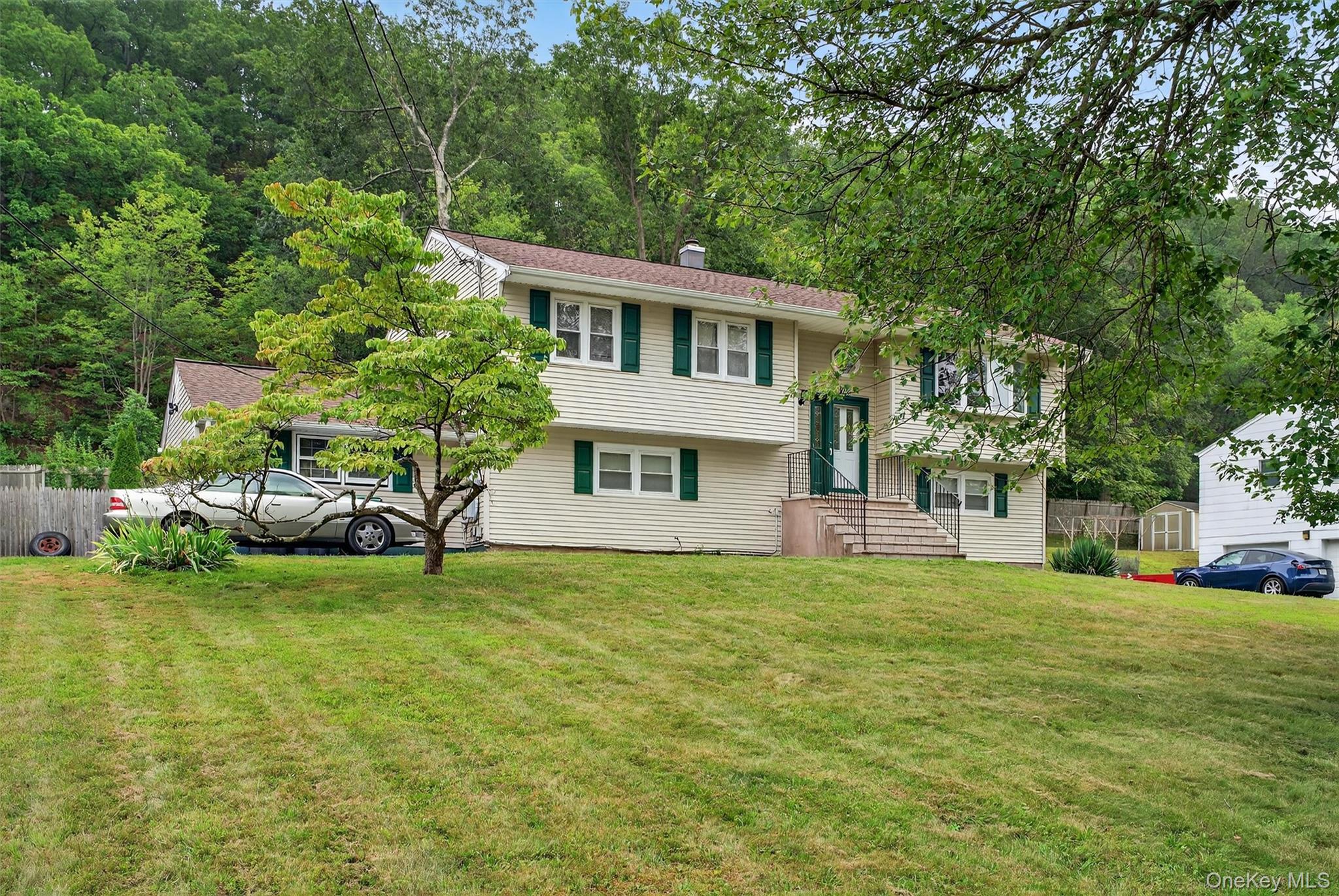 2nd image of 100 Birchwood Dr, Woodbury, NY 10930 | MLS# 1037218