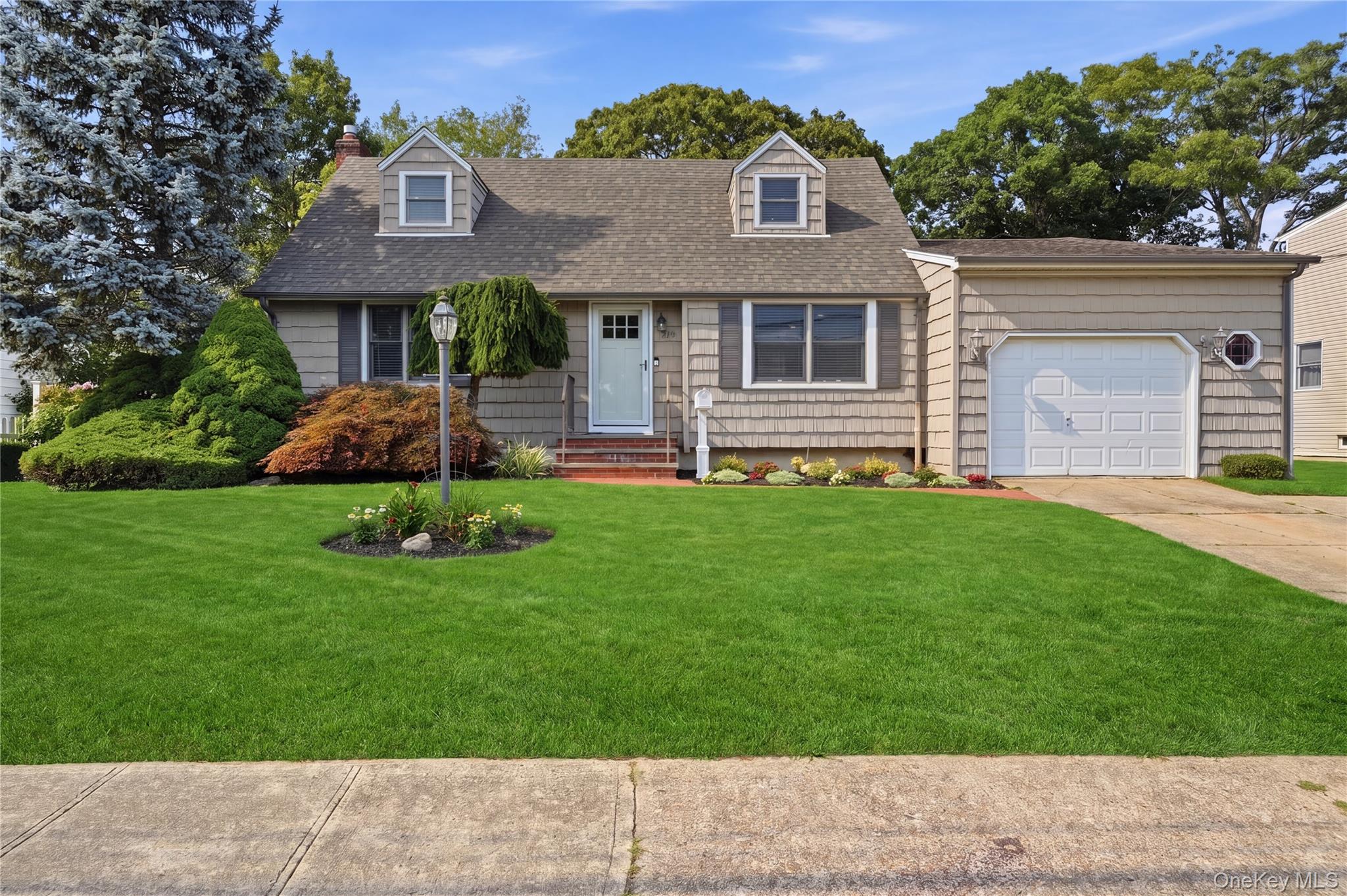 1st image of 391 Oakwood Ave, Islip, NY 11795 | MLS# 1037247