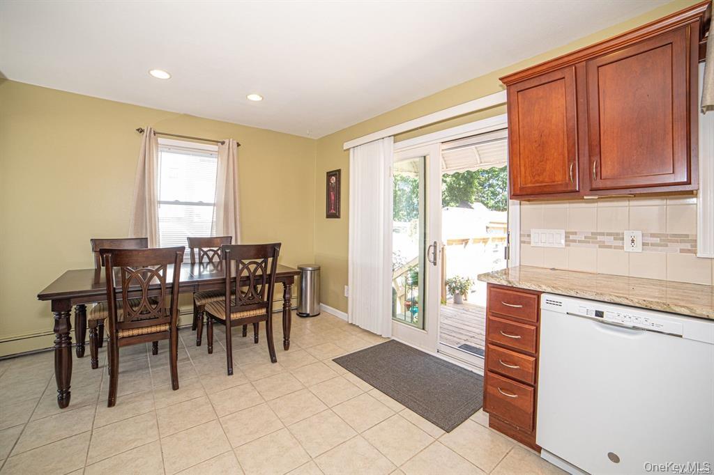 4th image of 184 S Strong Ave, Babylon, NY 11757 | MLS# 1037248
