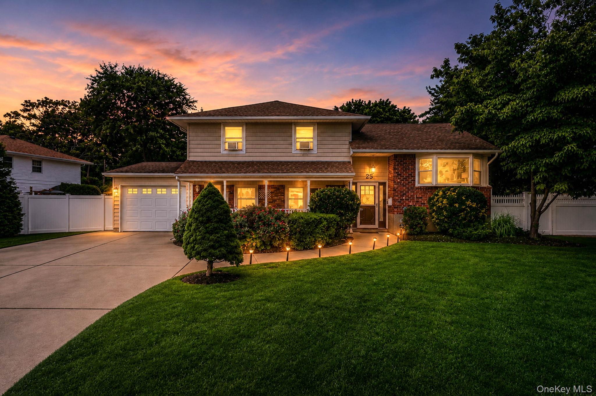 3rd image of 25 Dudley Ln, Smithtown, NY 11754 | MLS# 1037257