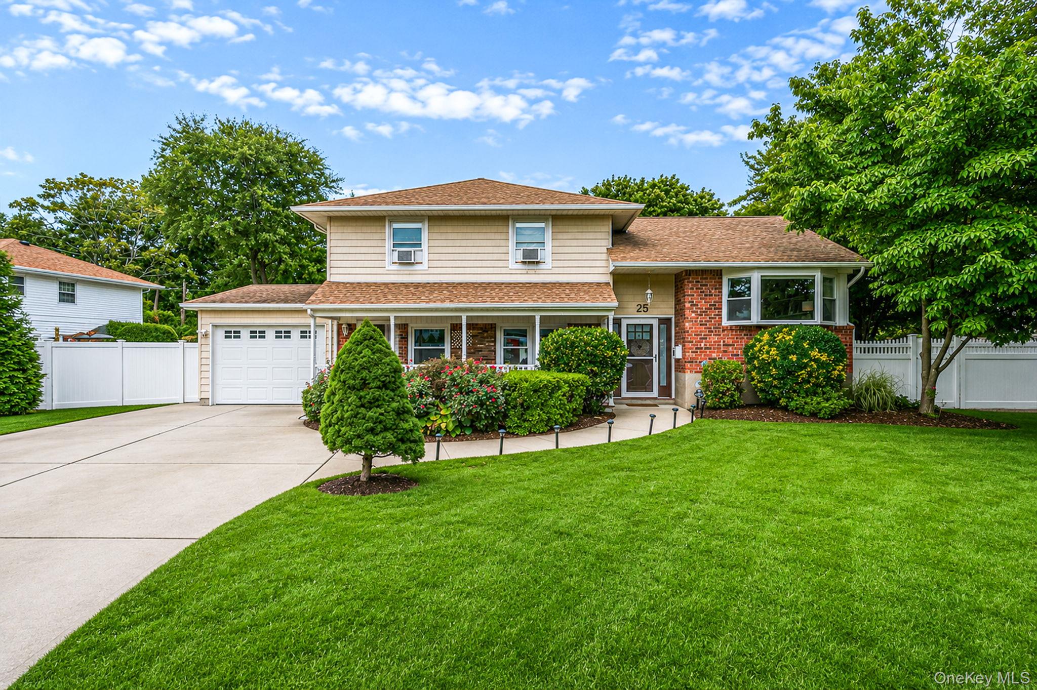 2nd image of 25 Dudley Ln, Smithtown, NY 11754 | MLS# 1037257