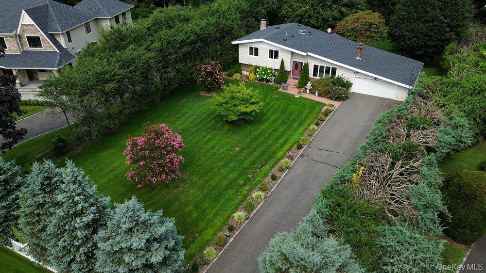3rd image of 11 Laurie Pl, Glen Cove, NY 11542 | MLS# 1037259