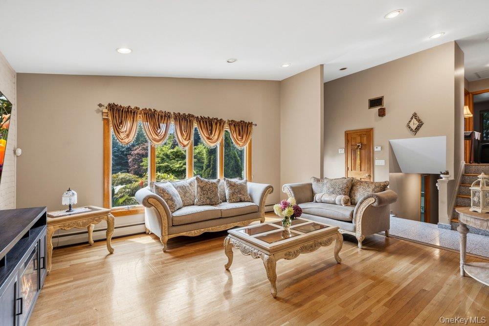 5th image of 11 Laurie Pl, Glen Cove, NY 11542 | MLS# 1037259