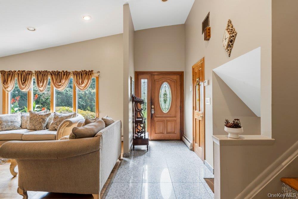 4th image of 11 Laurie Pl, Glen Cove, NY 11542 | MLS# 1037259