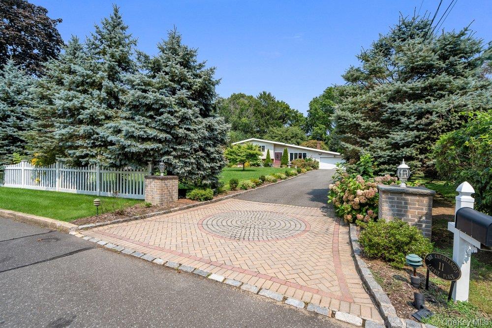 2nd image of 11 Laurie Pl, Glen Cove, NY 11542 | MLS# 1037259