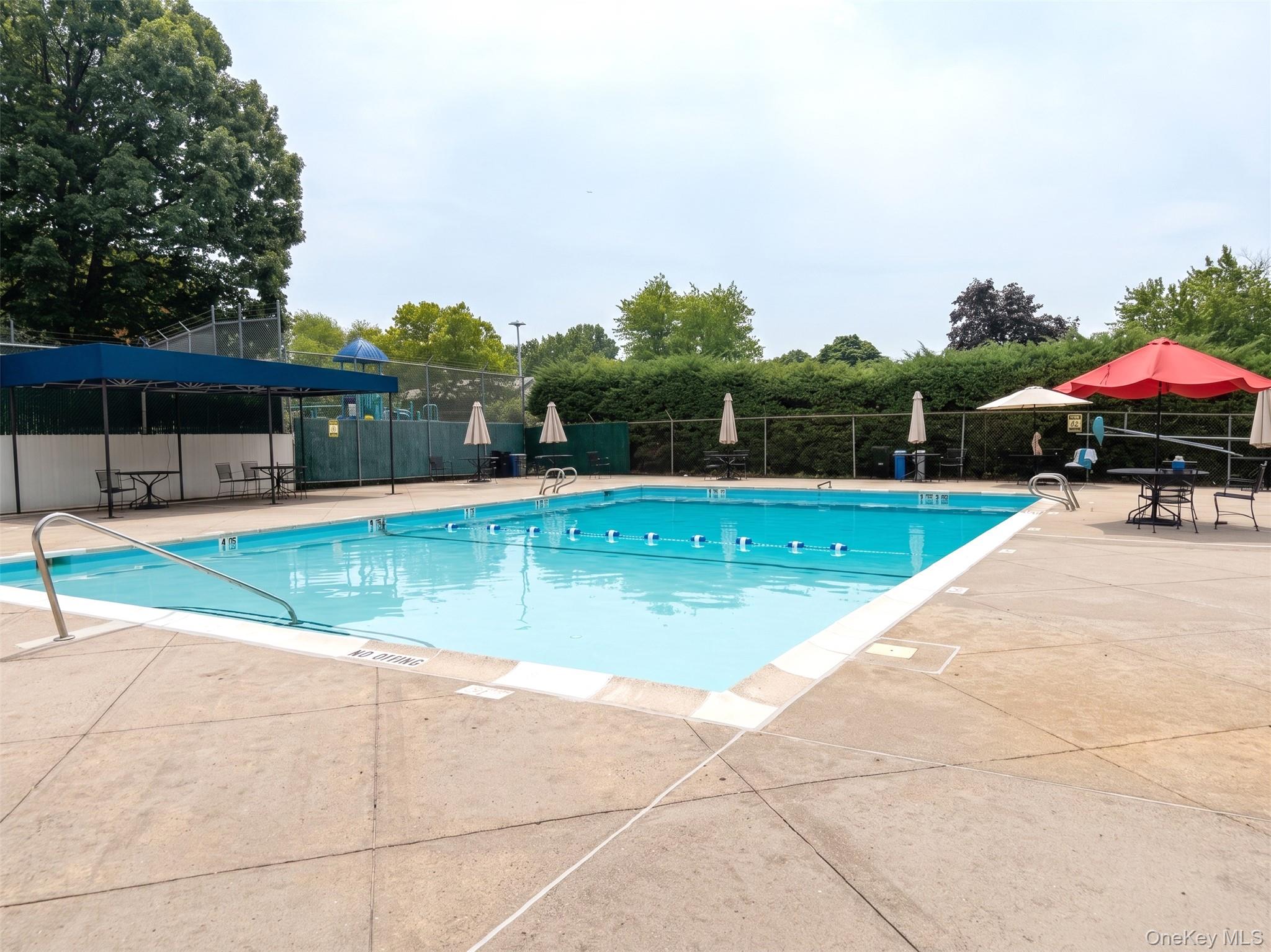 2nd image of 115 Dehaven Dr, Yonkers, NY 10703
