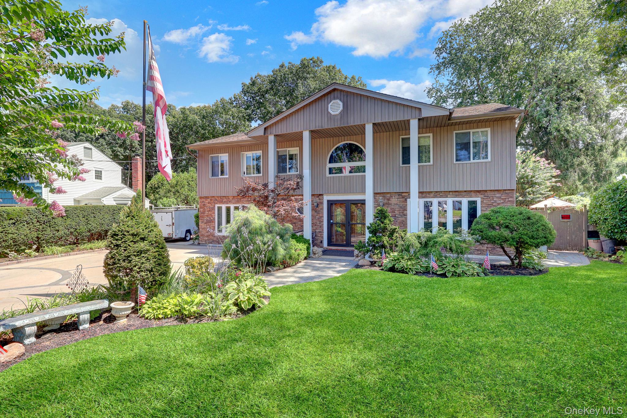 3rd image of 15 Denise Ln, Islip, NY 11788 | MLS# 1037267