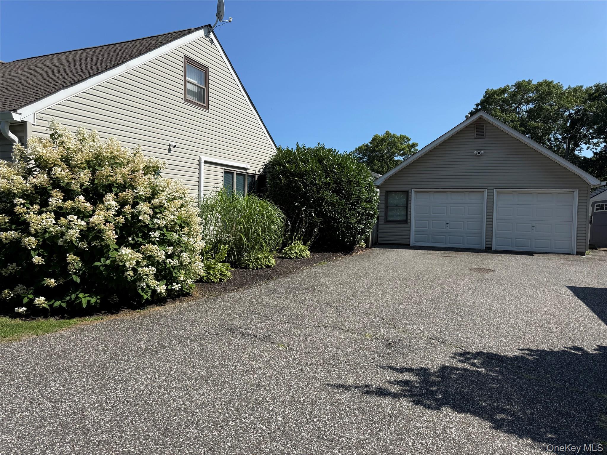 24th image of 70 Lake Promenade, Brookhaven, NY 11779 | MLS# 1037298