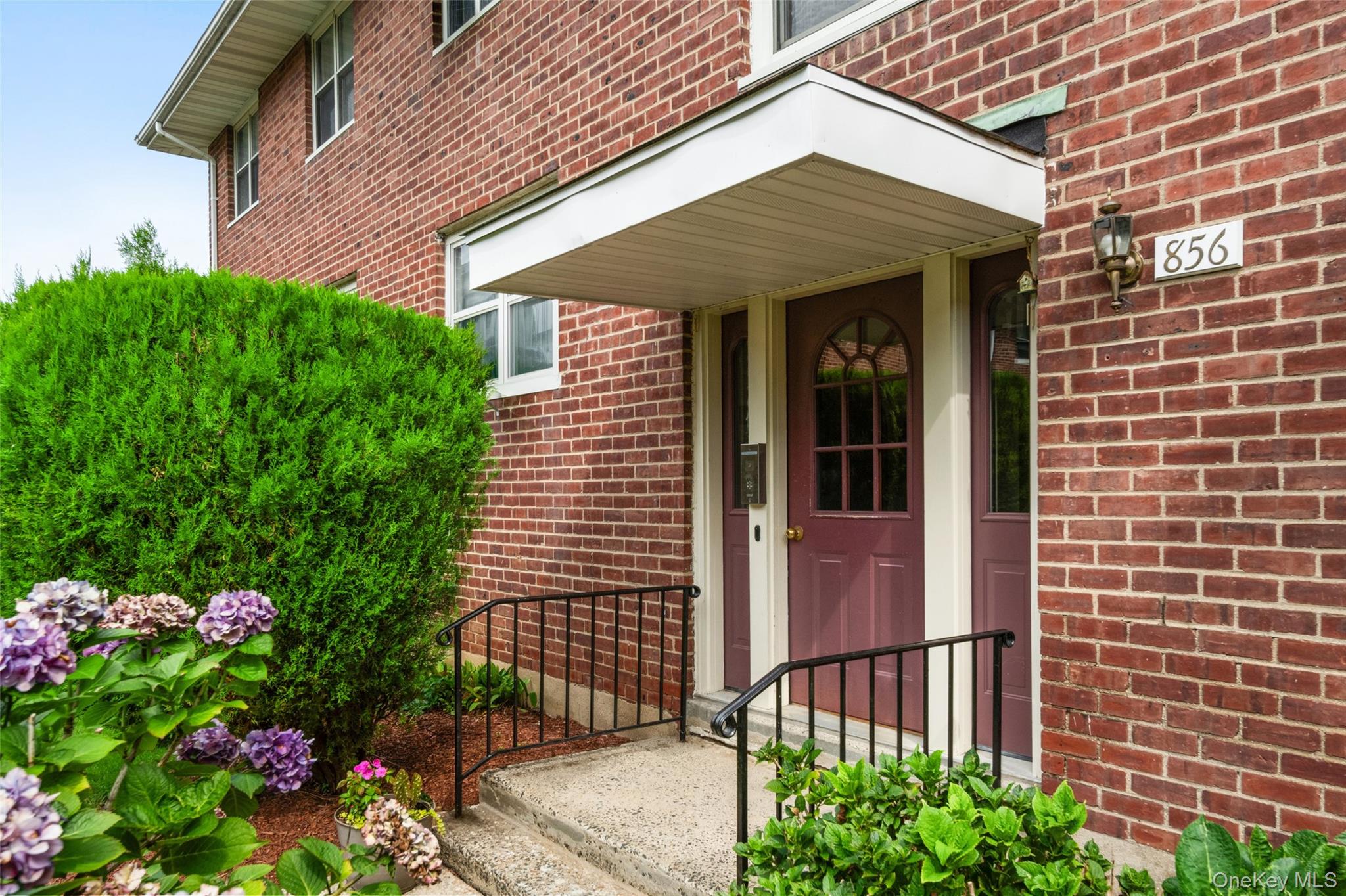 2nd image of 856 Palisade Ave #2D, Yonkers, NY 10703 | MLS# 1037305