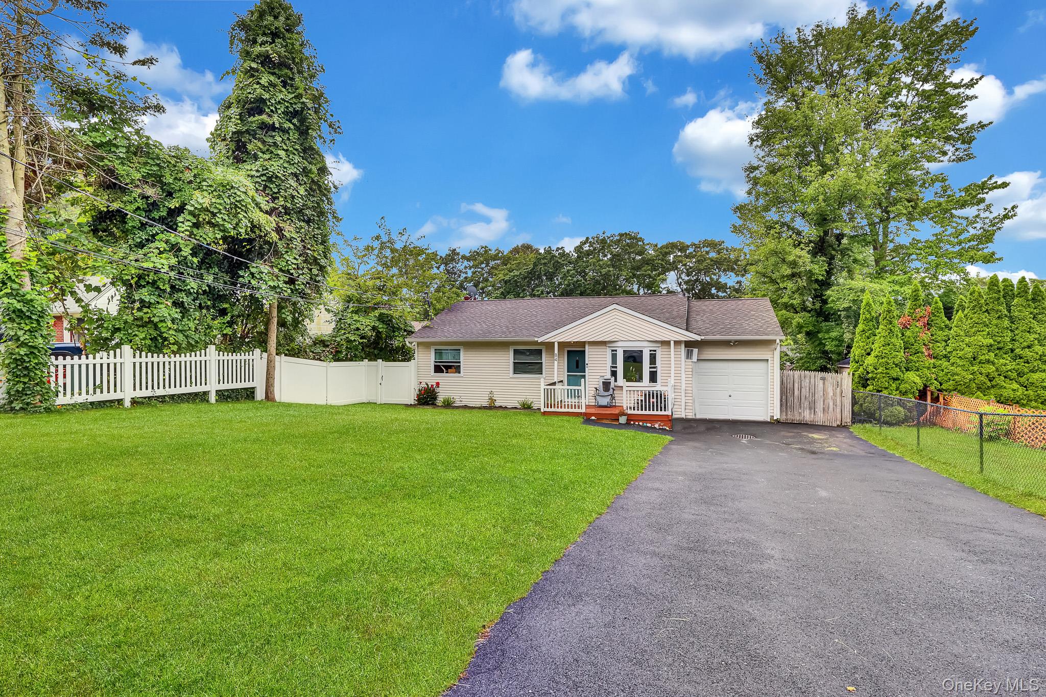 18th image of 84 Palm Rd, Brookhaven, NY 11778 | MLS# 1037309
