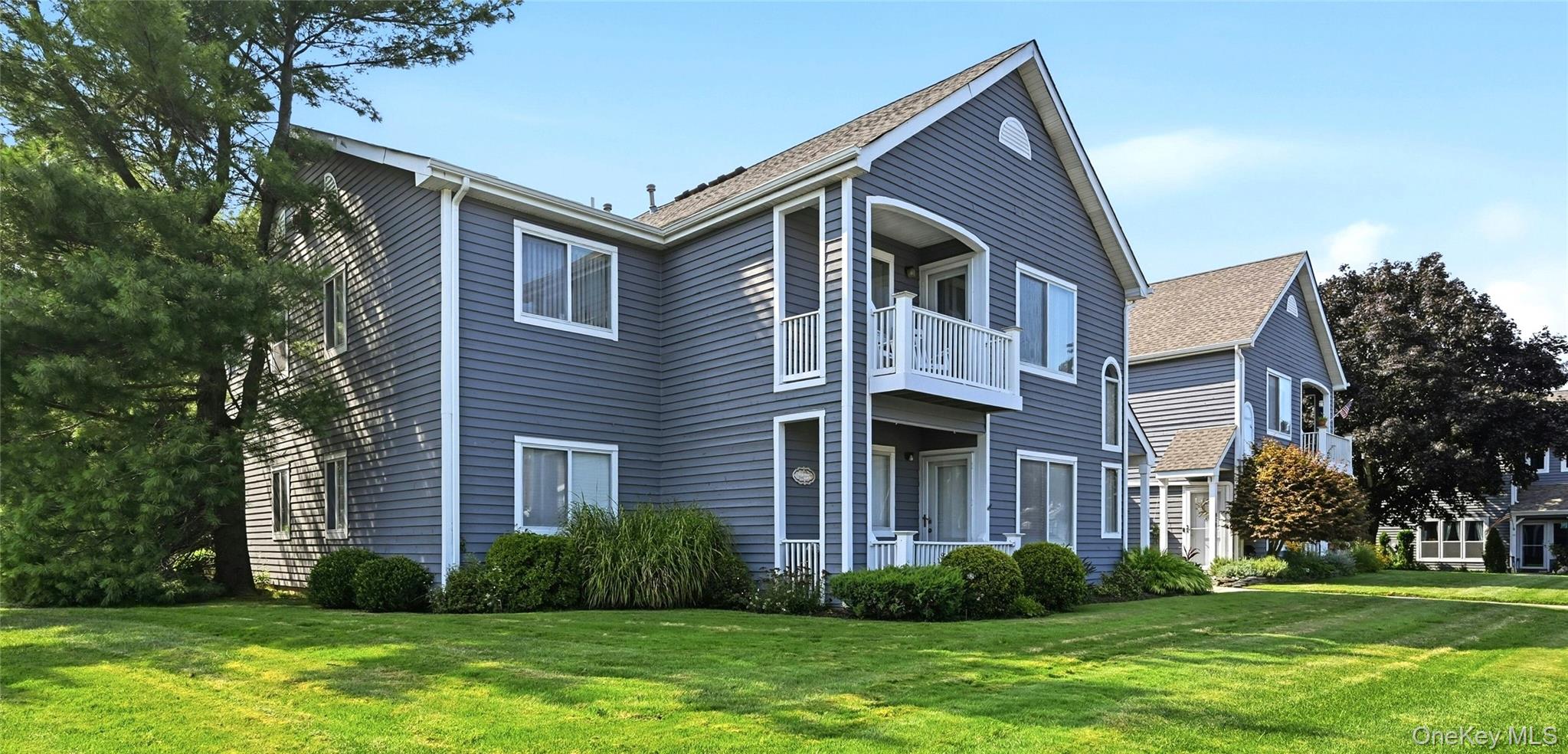 2nd image of 874 Birchwood Park Dr, Brookhaven, NY 11953 | MLS# 1037323