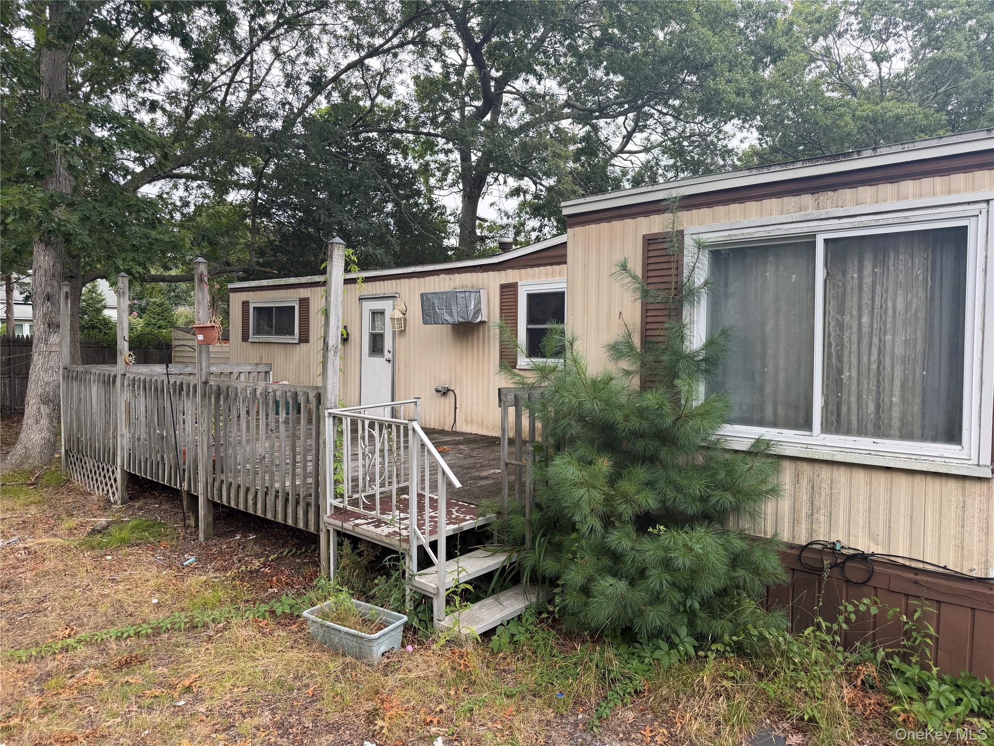 3rd image of 2 Periwinkle Dr, Islip, NY 11716 | MLS# 1037332