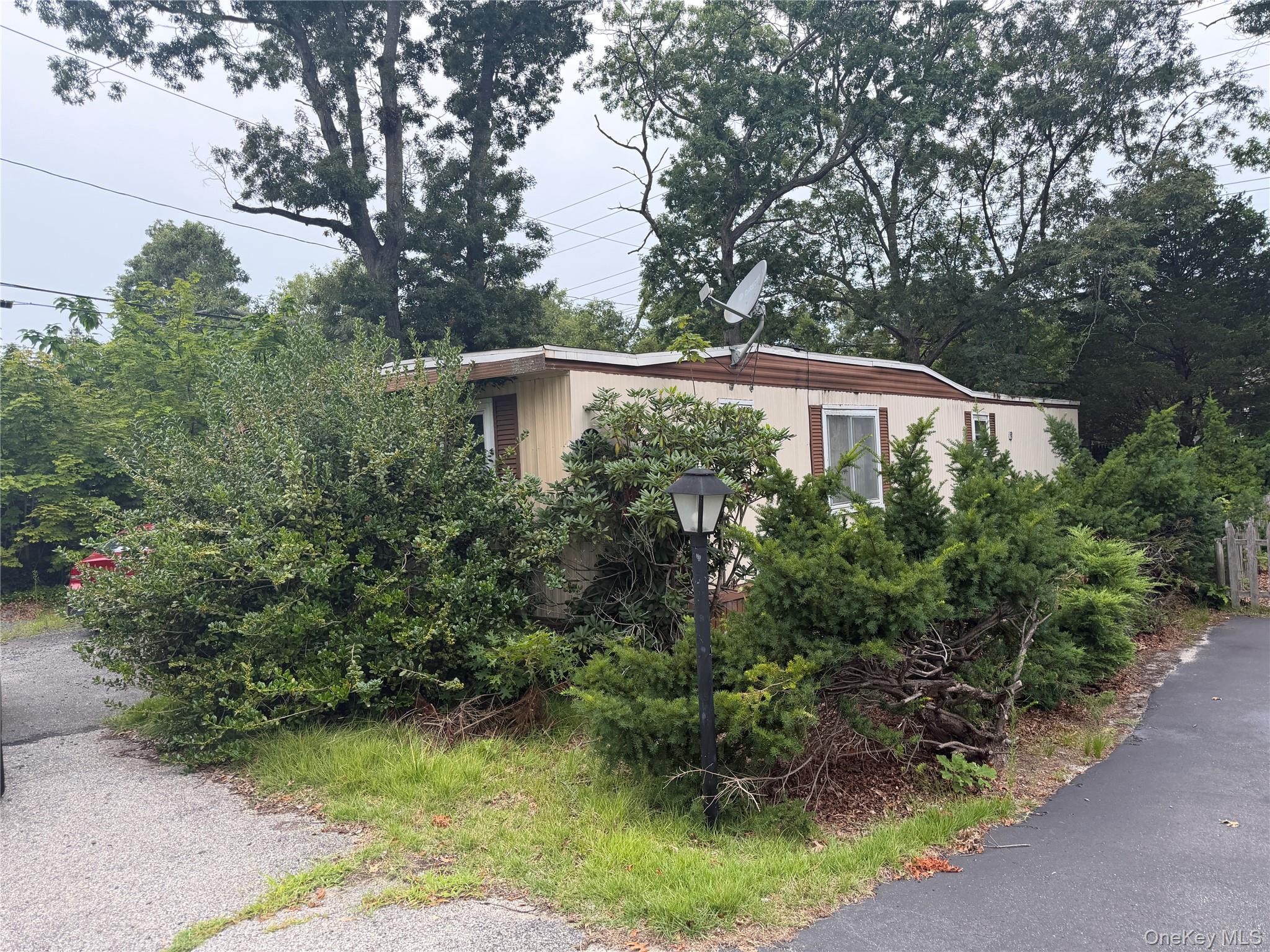 2nd image of 2 Periwinkle Dr, Islip, NY 11716 | MLS# 1037332