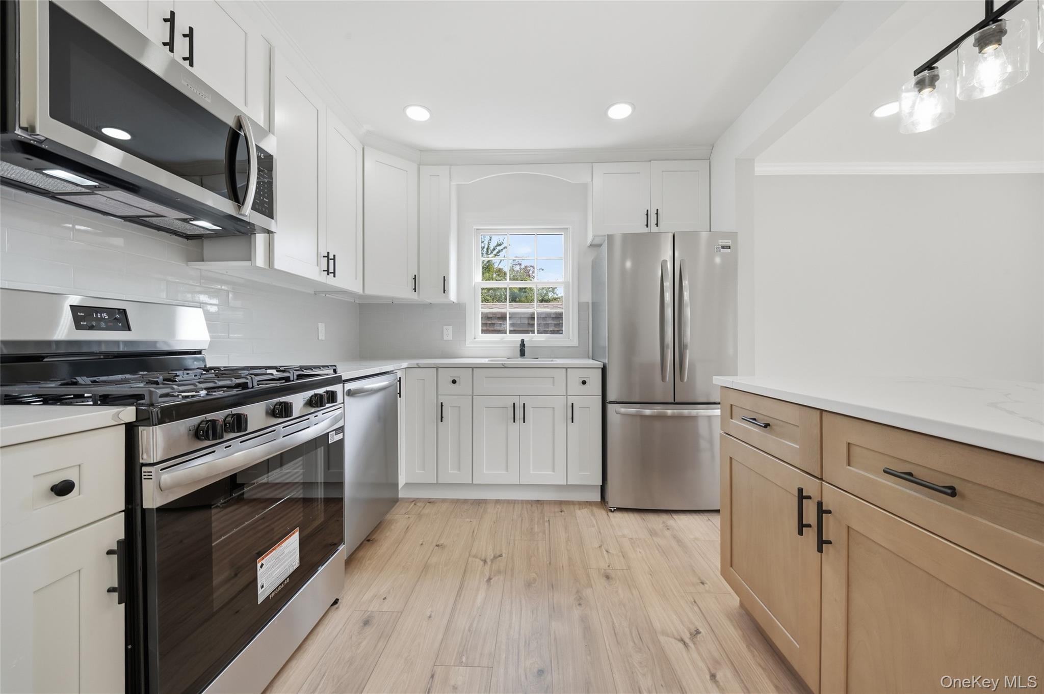 5th image of 21 Independence Ave, Babylon, NY 11702 | MLS# 1037366