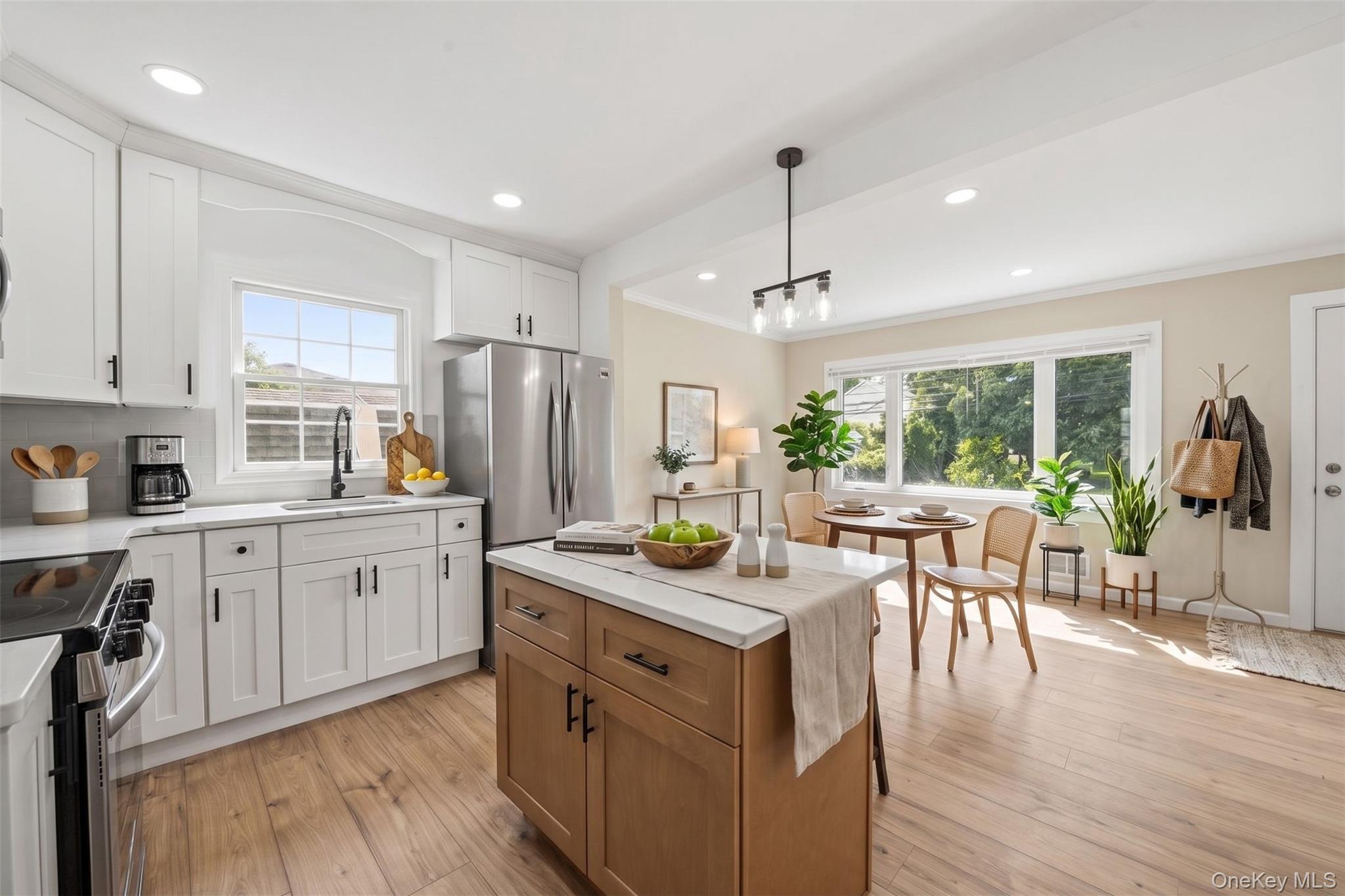 4th image of 21 Independence Ave, Babylon, NY 11702 | MLS# 1037366