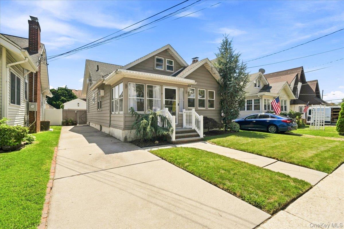 2nd image of 7 Lancaster St, Hempstead, NY 11563 | MLS# 1037369