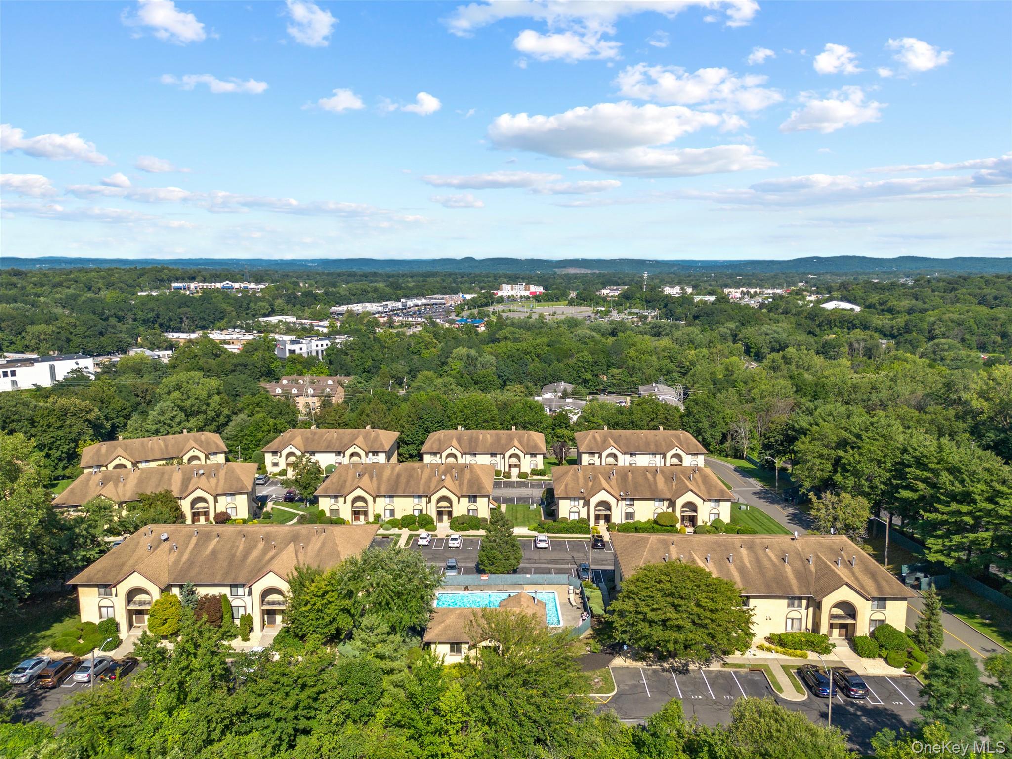 25th image of 13 Omni Parc Dr, Clarkstown, NY 10954 | MLS# 1037376