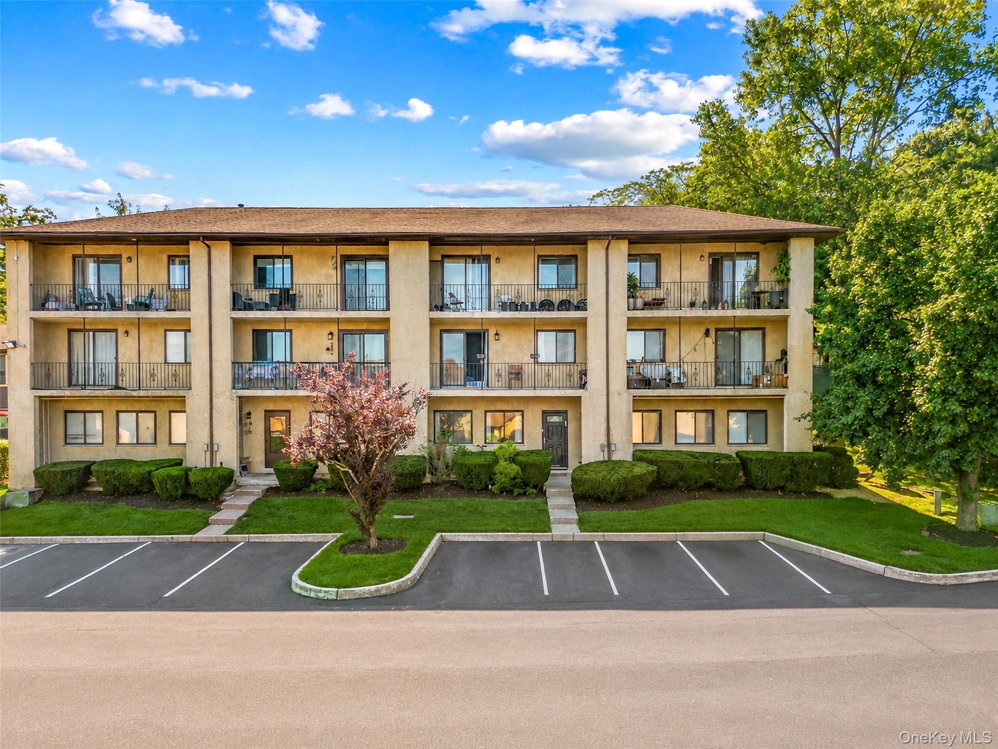 2nd image of 13 Omni Parc Dr, Clarkstown, NY 10954 | MLS# 1037376