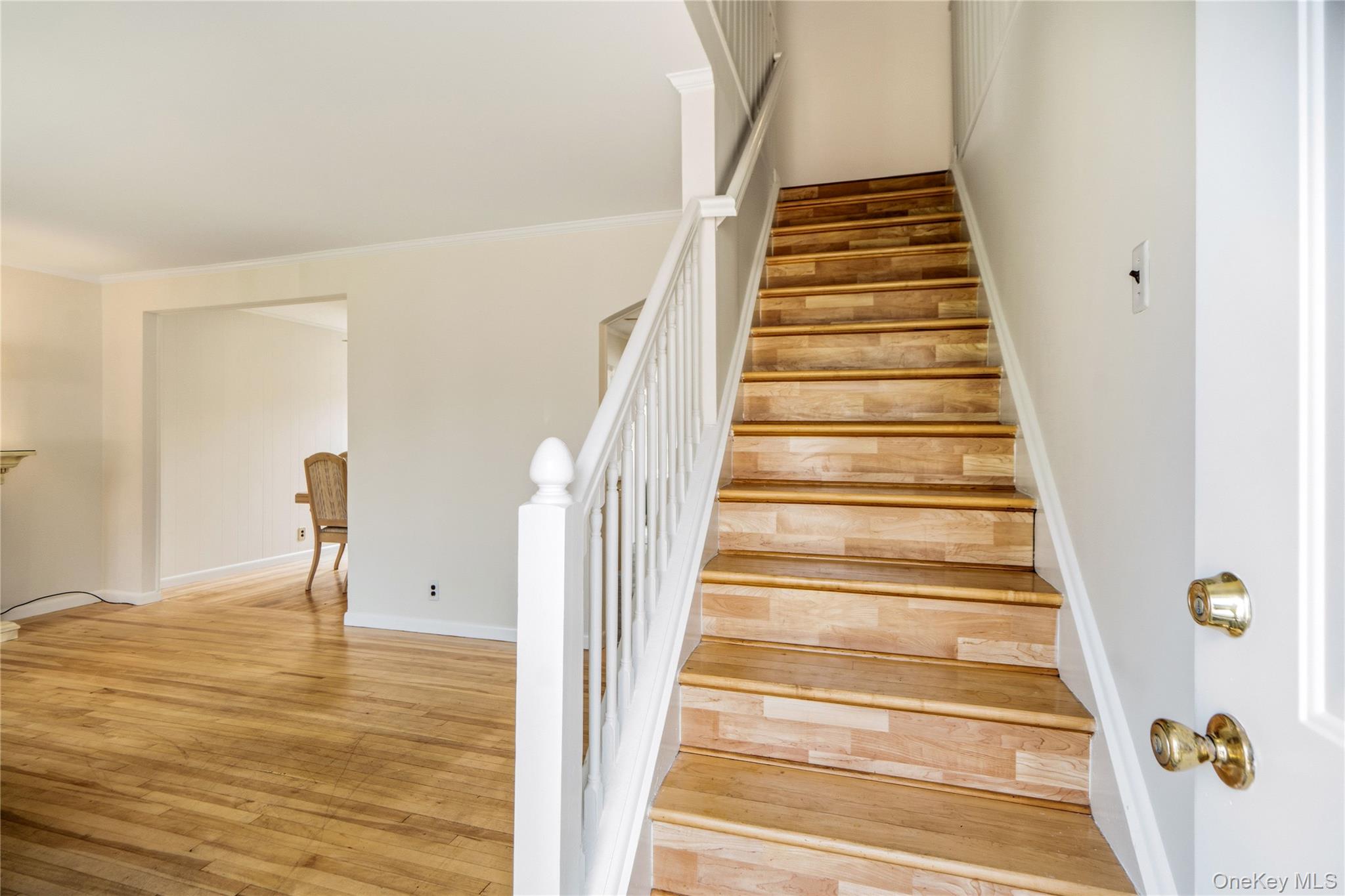 4th image of 5 Mayfair Ln, Oyster Bay, NY 11801 | MLS# 1037389
