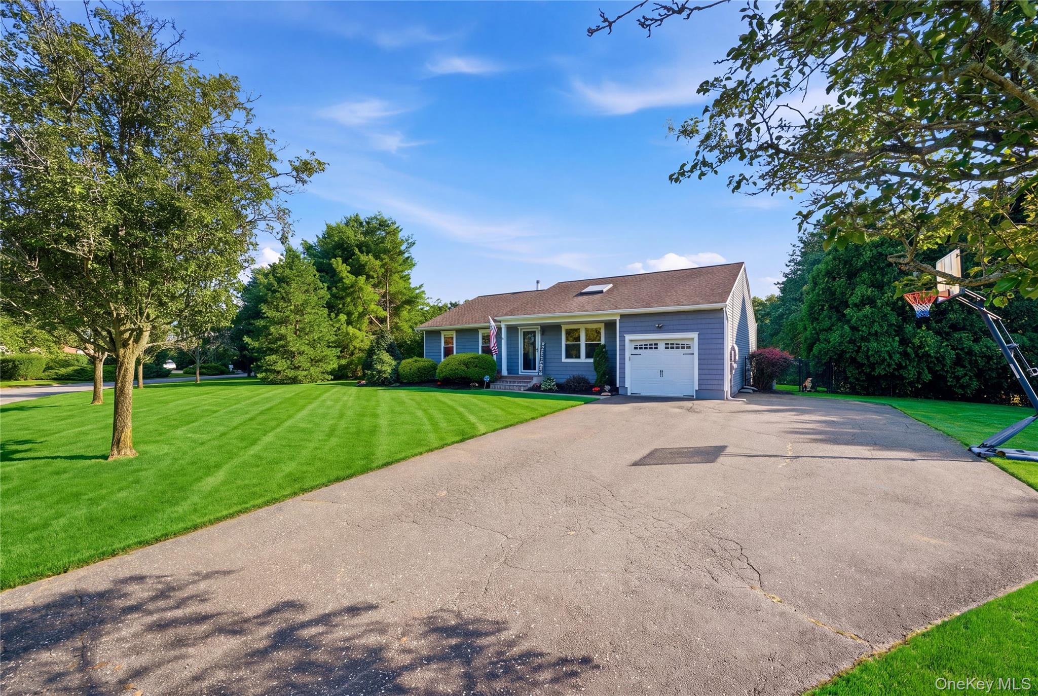 2nd image of 71 Triangle Ln, Riverhead, NY 11933 | MLS# 1037404