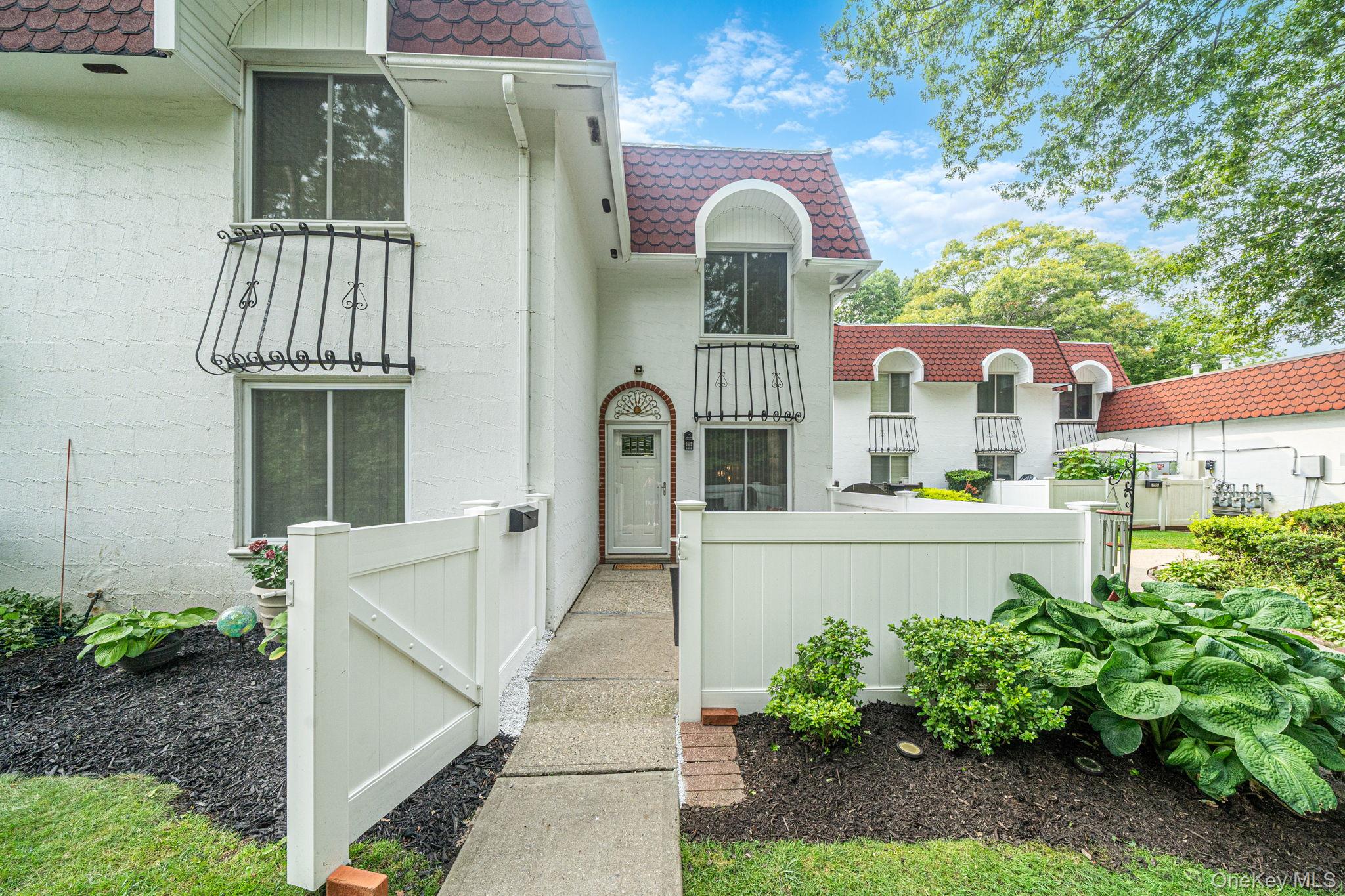 2nd image of 401 Birchwood Rd, Brookhaven, NY 11763 | MLS# 1037406