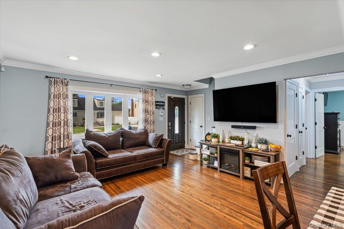 5th image of 235 N Kings Ave, Oyster Bay, NY 11758 | MLS# 1037409