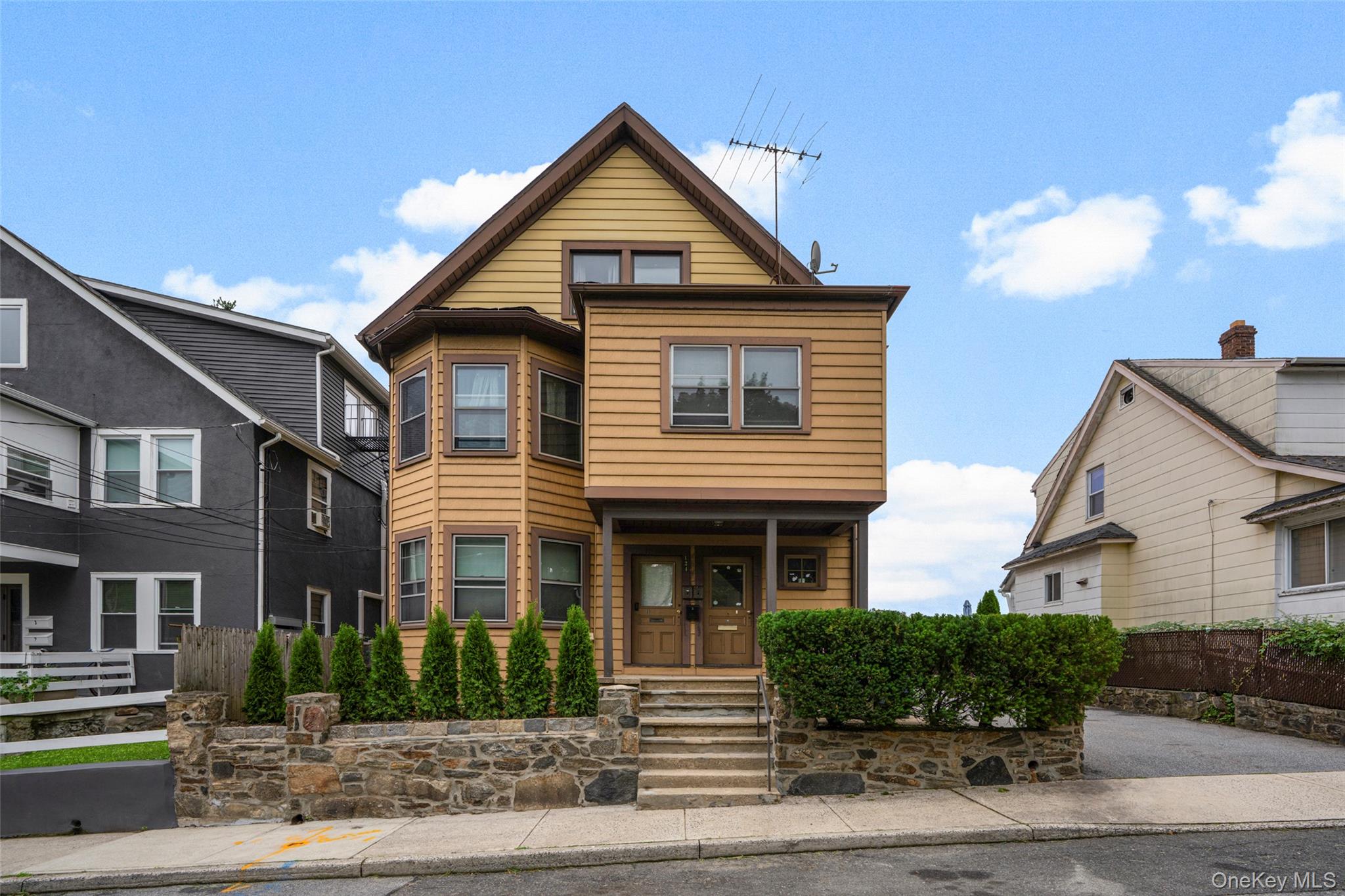 1st image of 124 Pelham St, Mamaroneck, NY 10543 | MLS# 1037417