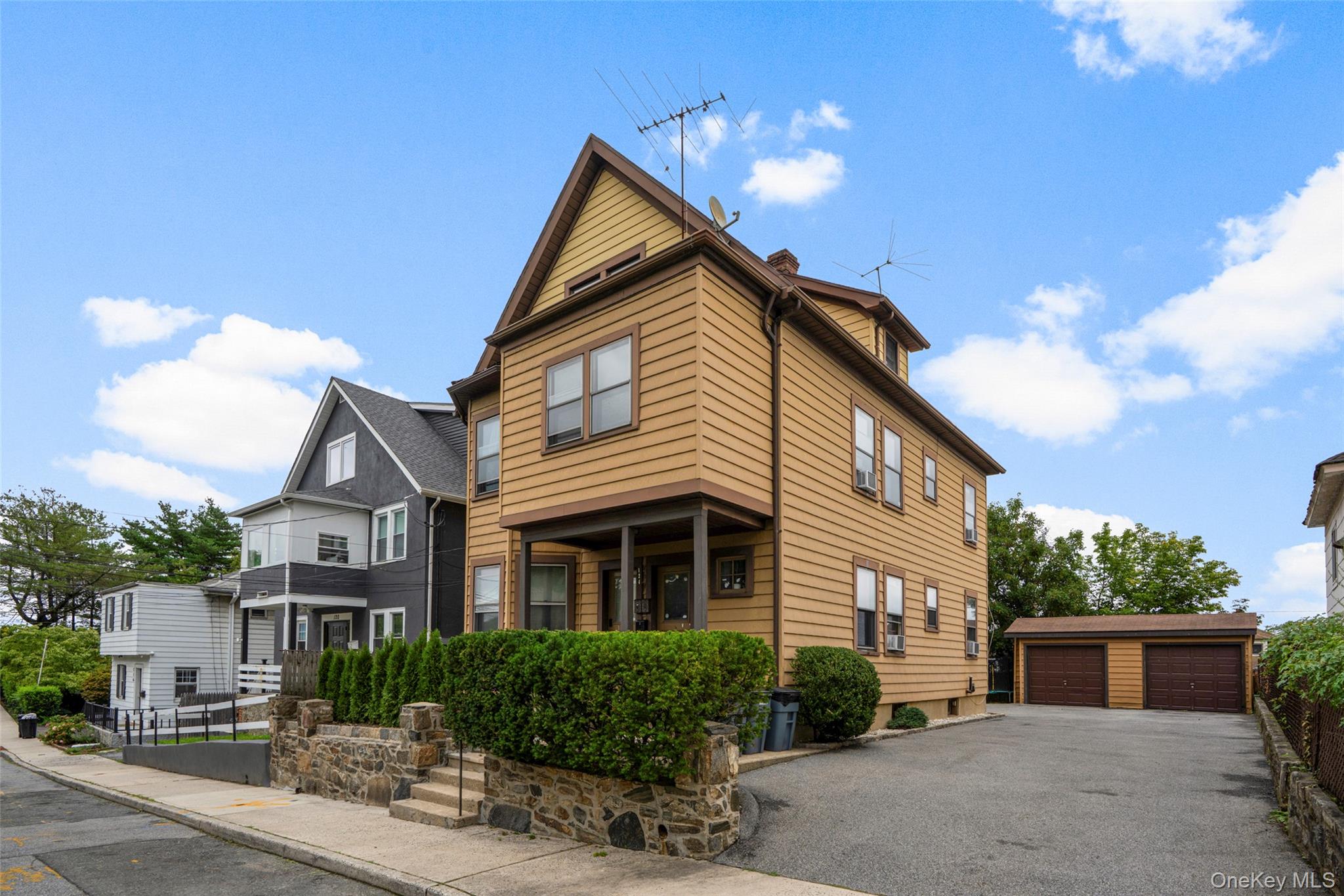 2nd image of 124 Pelham St, Mamaroneck, NY 10543 | MLS# 1037417