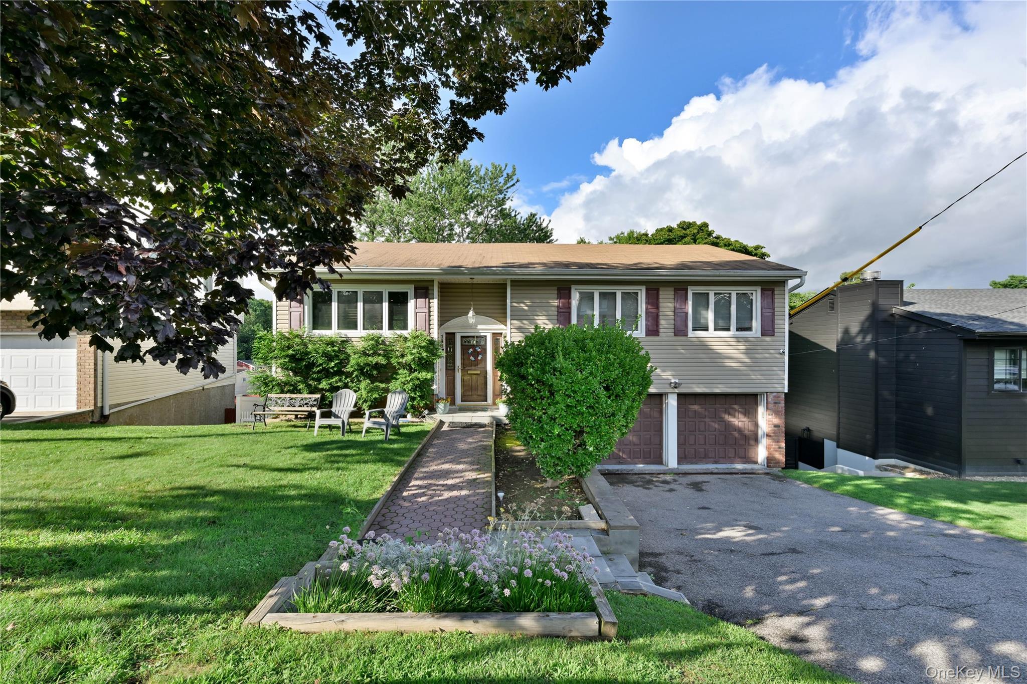2nd image of 148 Newport Rd, Yonkers, NY 10710 | MLS# 1037436