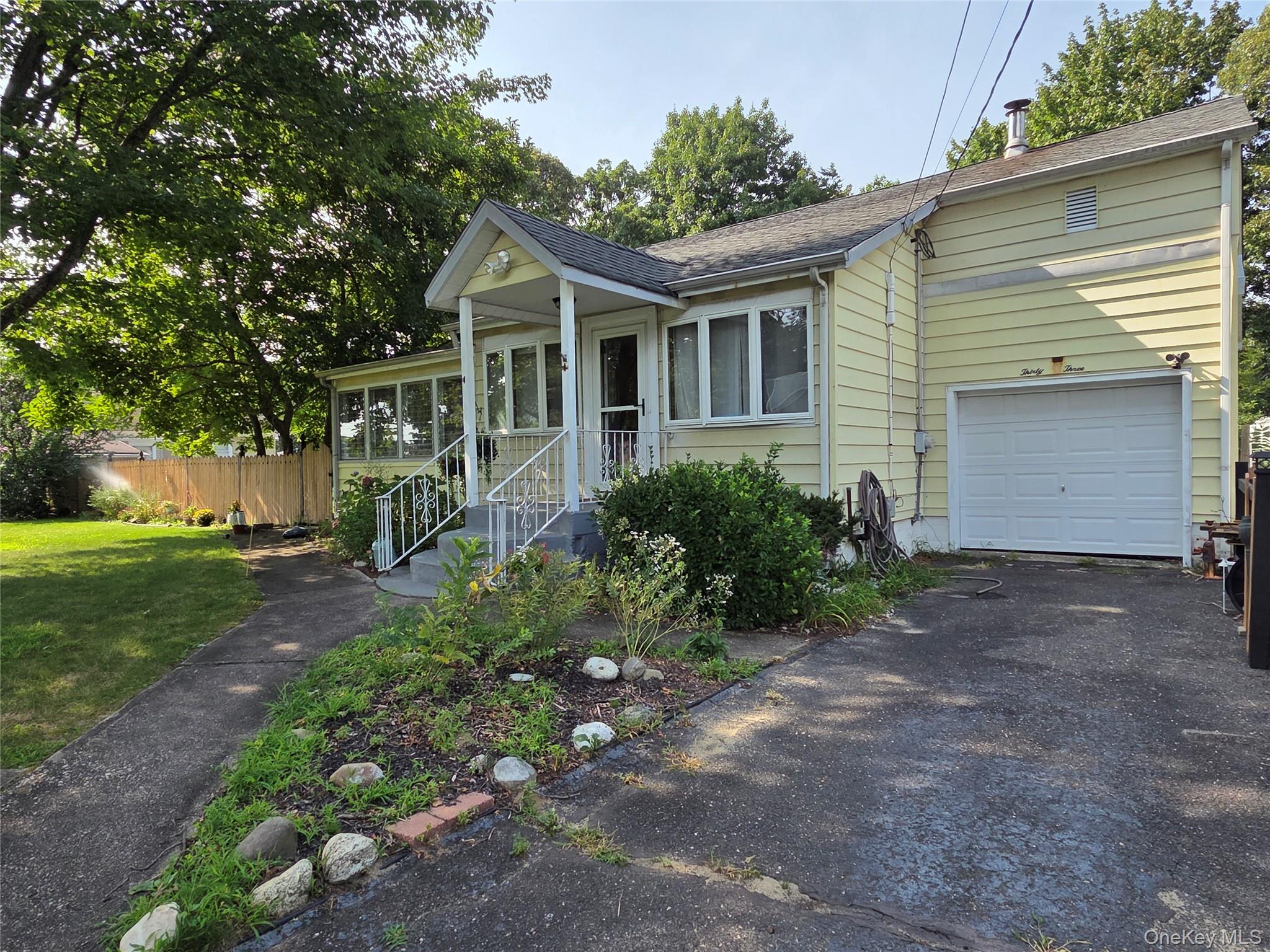 4th image of 33 Elmwood Ave, Brookhaven, NY 11784 | MLS# 1037464
