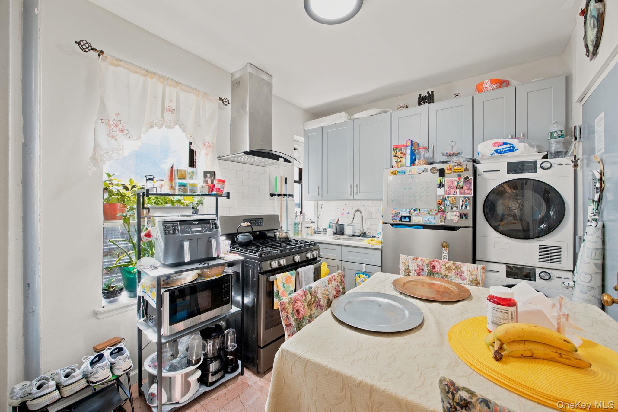 4th image of 350 S 4Th St, New York, NY 11211