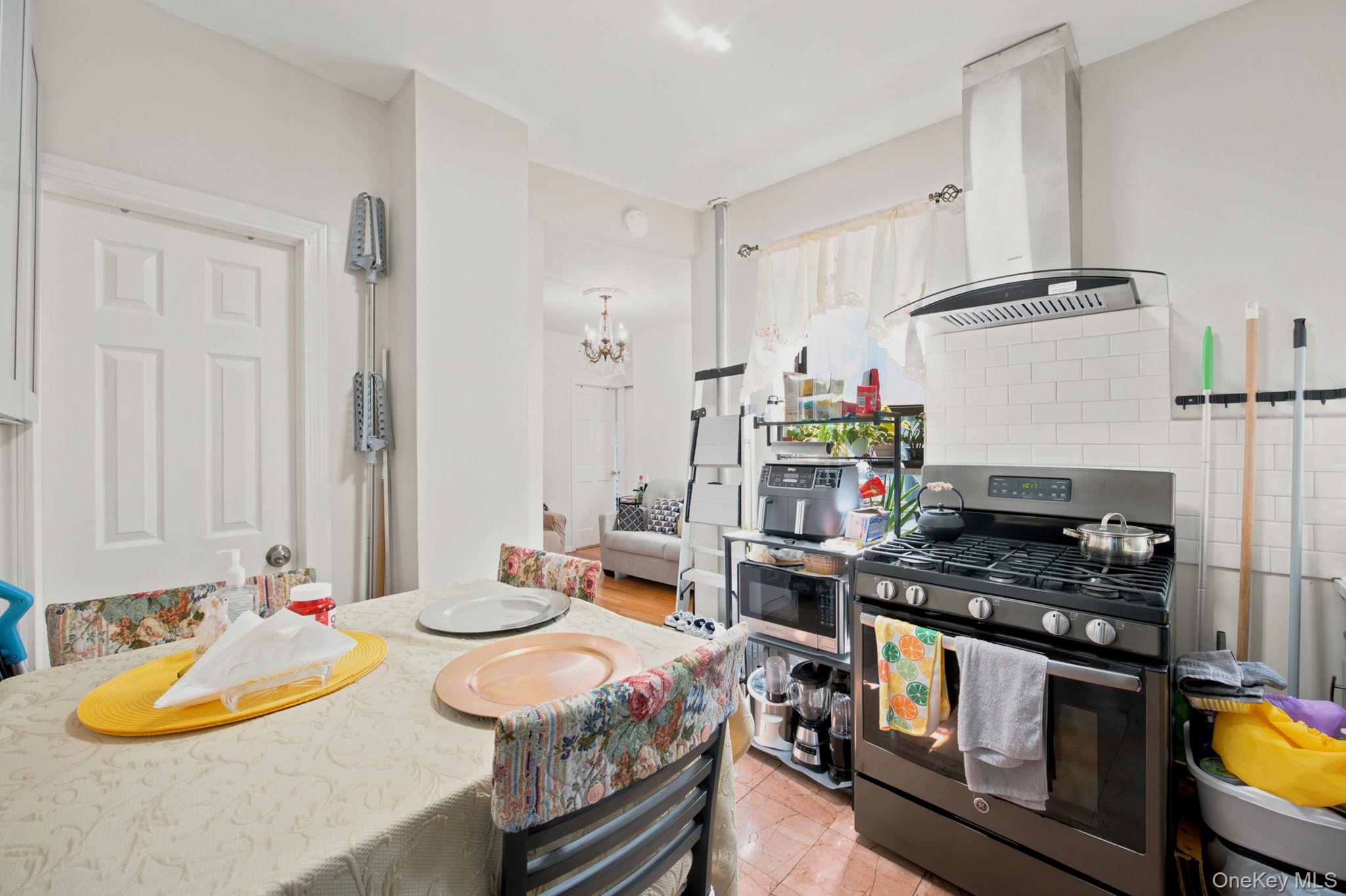 3rd image of 350 S 4Th St, New York, NY 11211