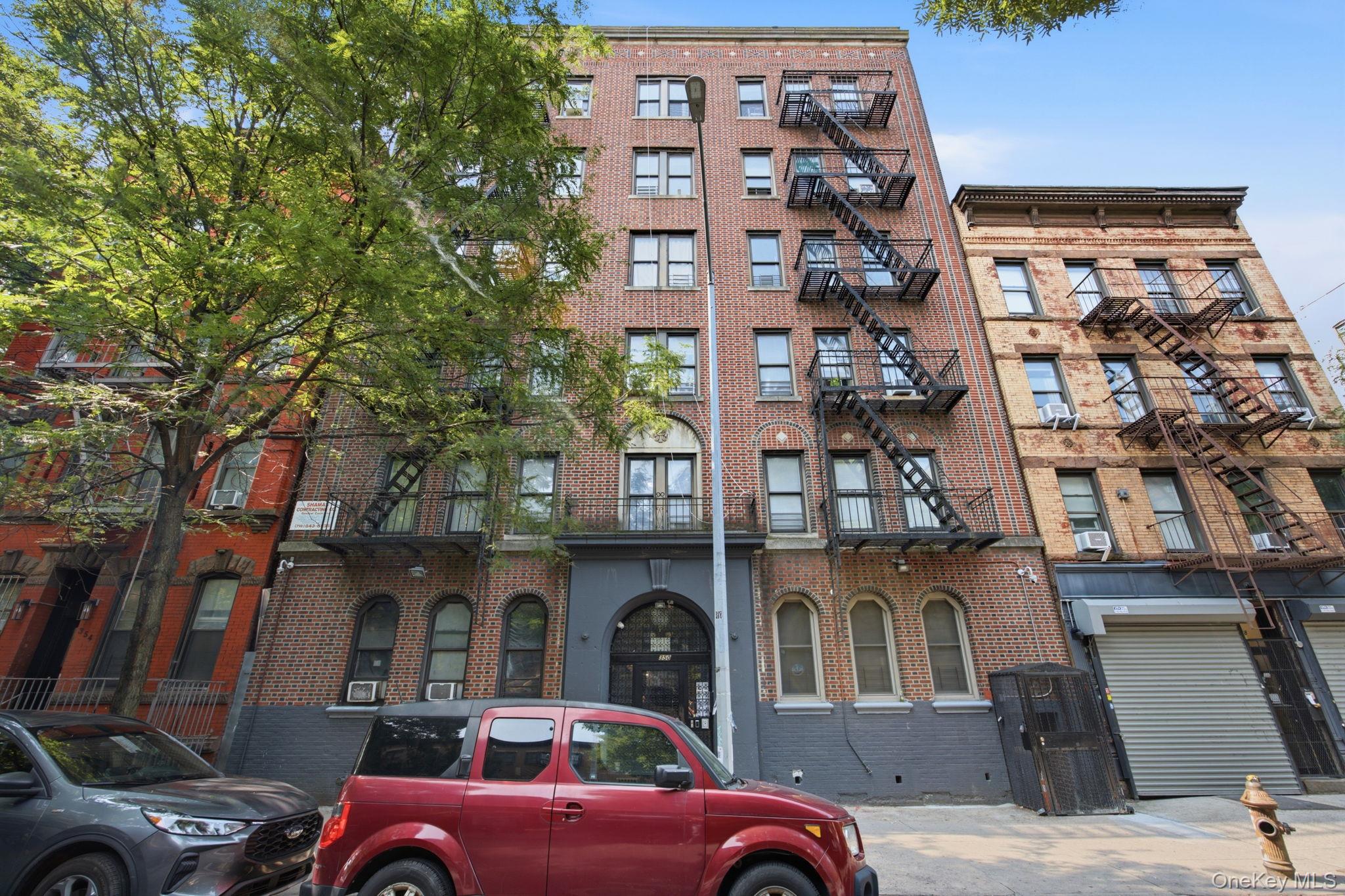 2nd image of 350 S 4Th St, New York, NY 11211