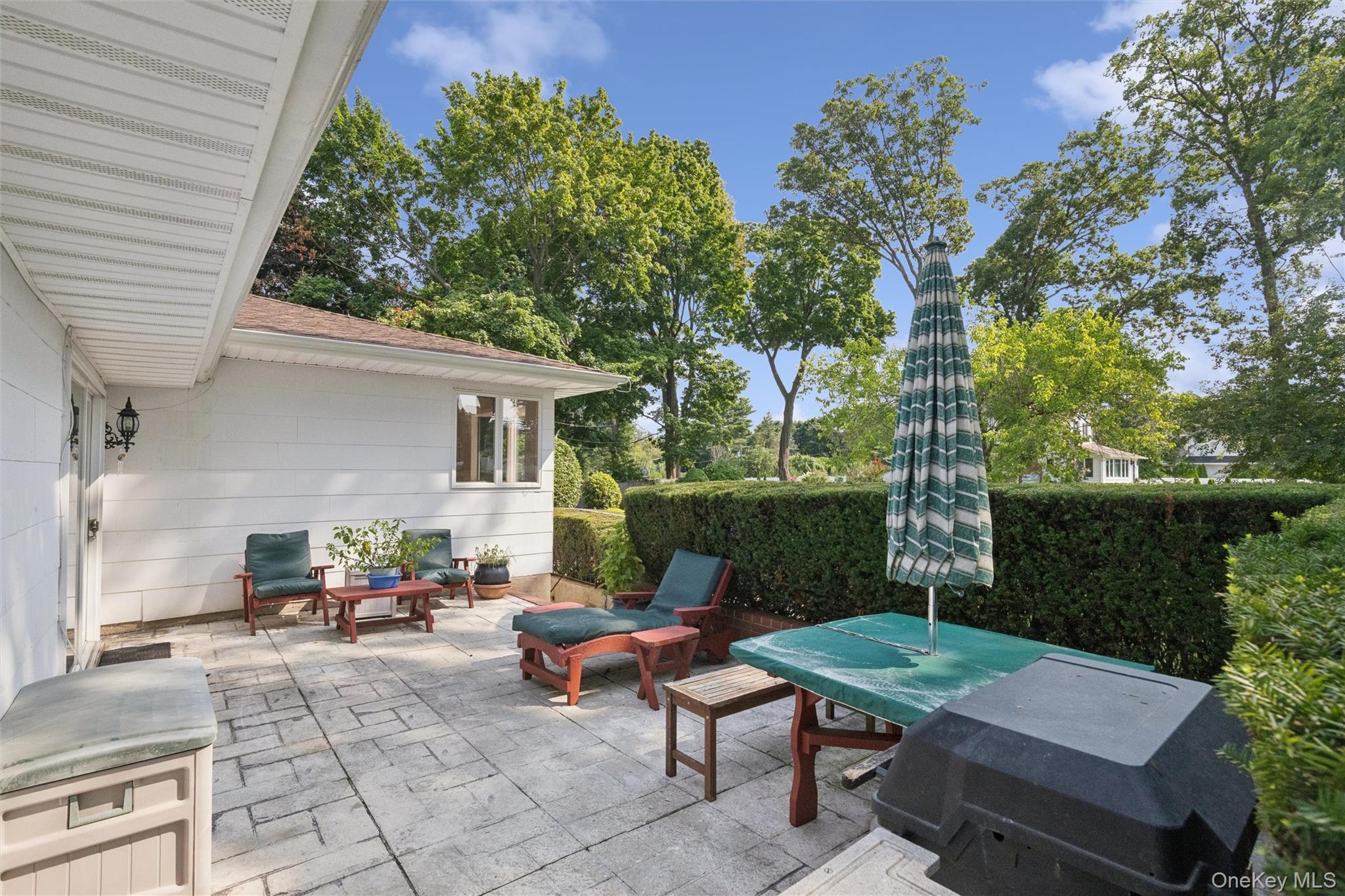 28th image of 35 Cherrywood Dr, Huntington, NY 11731 | MLS# 1037523