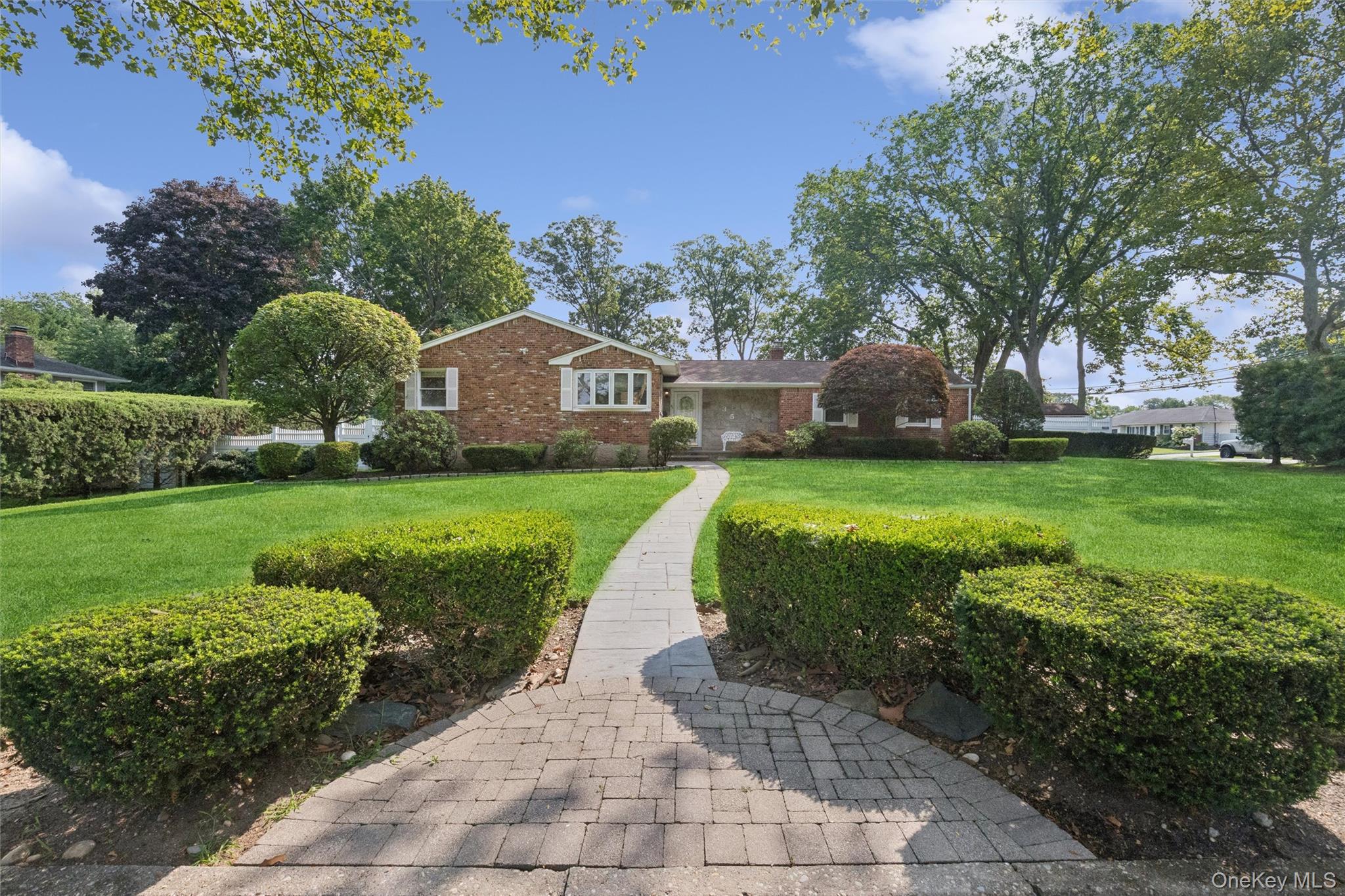 2nd image of 35 Cherrywood Dr, Huntington, NY 11731 | MLS# 1037523