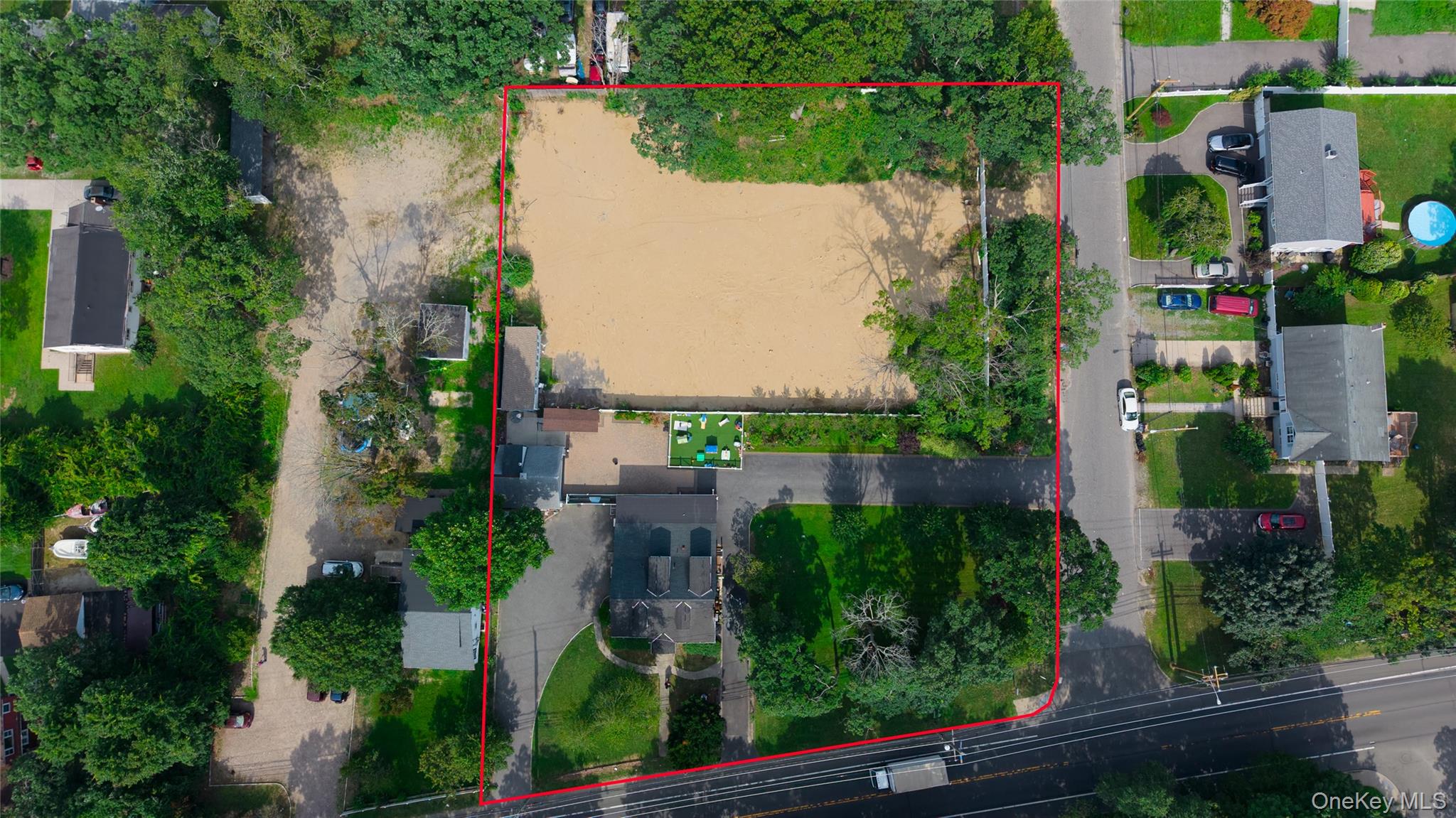 2nd image of 85 Cocoanut St, Islip, NY 11722 | MLS# 1037591