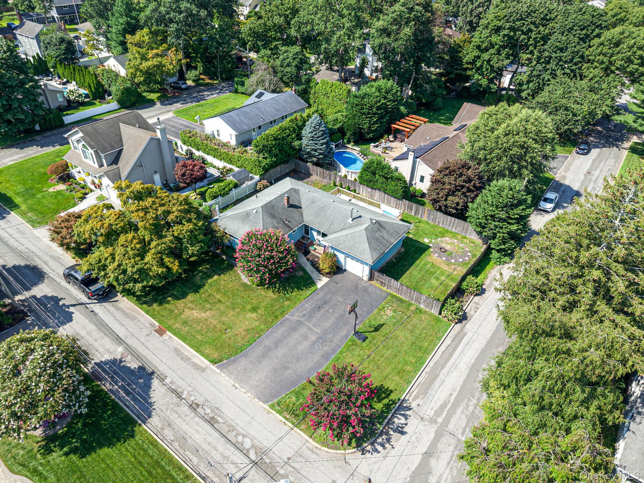 3rd image of 248 6Th Ave, Smithtown, NY 11780 | MLS# 1037603